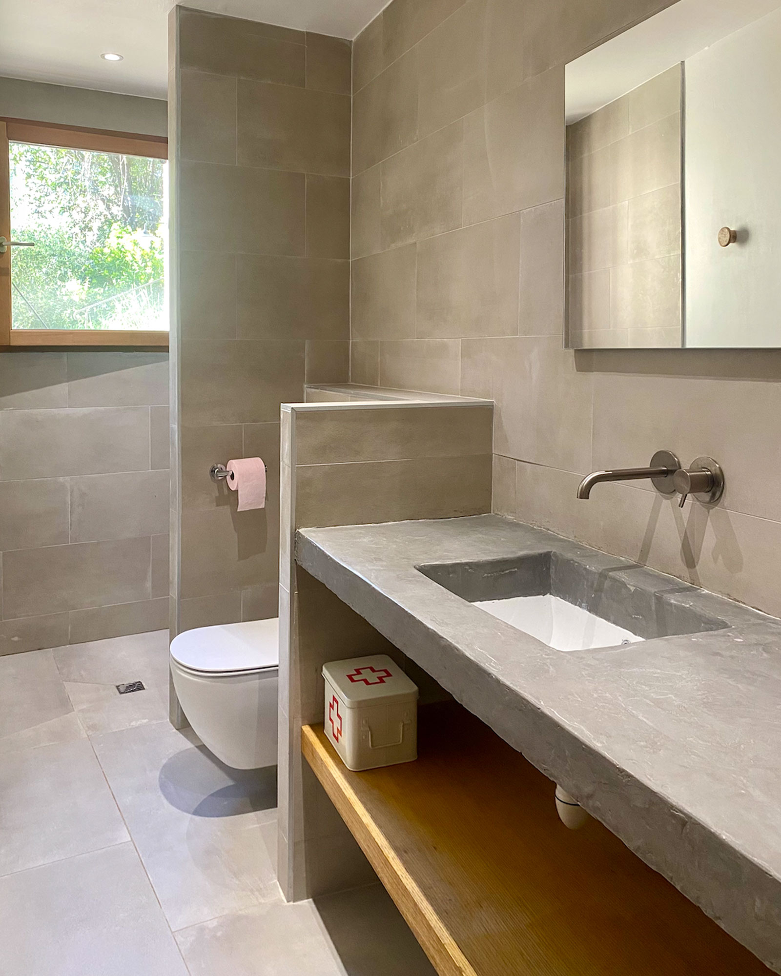 casa-paraso_house_corsica-france_interior-bathroom.jpg