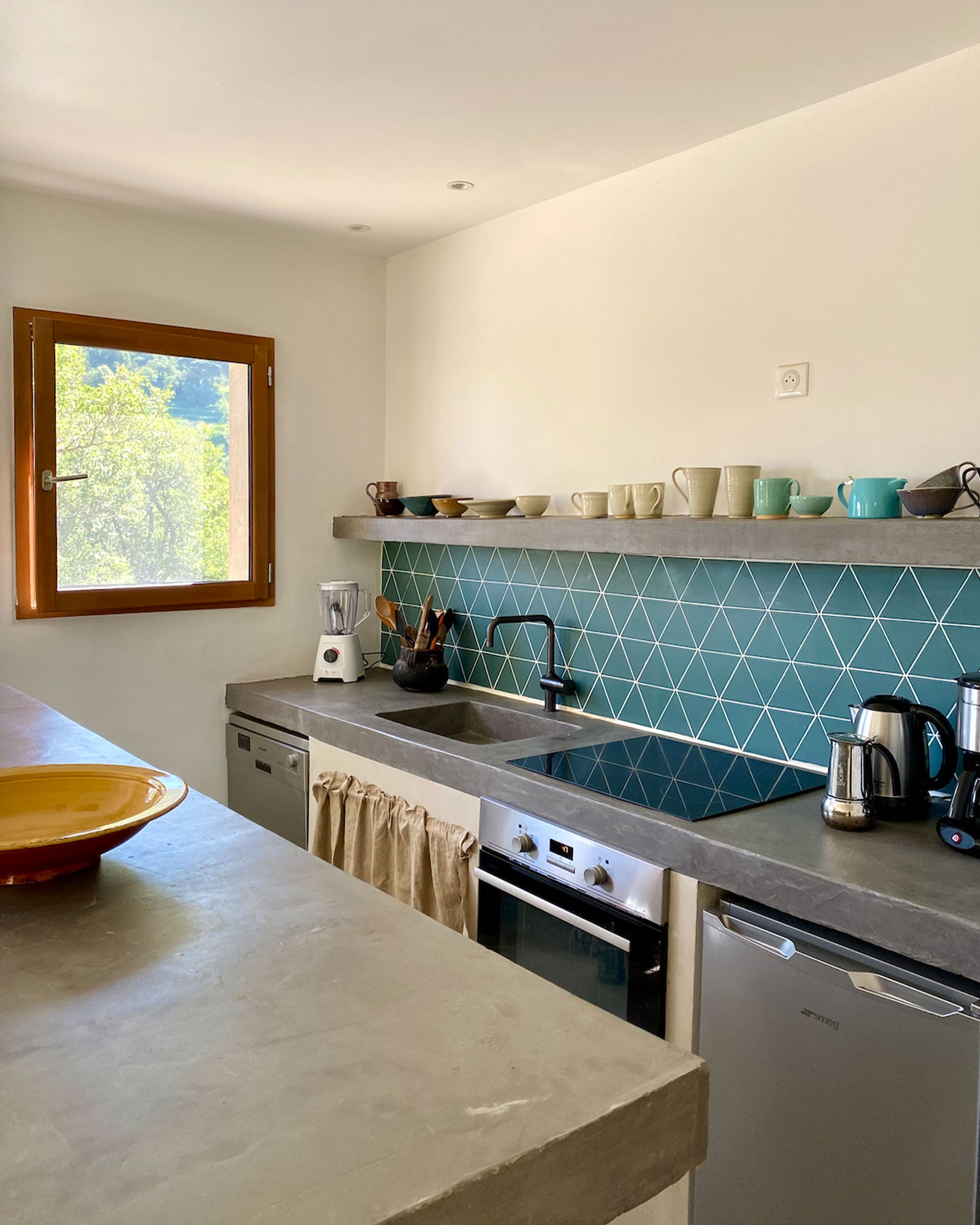 casa-paraso_house_corsica-france_interior-kitchen.jpg