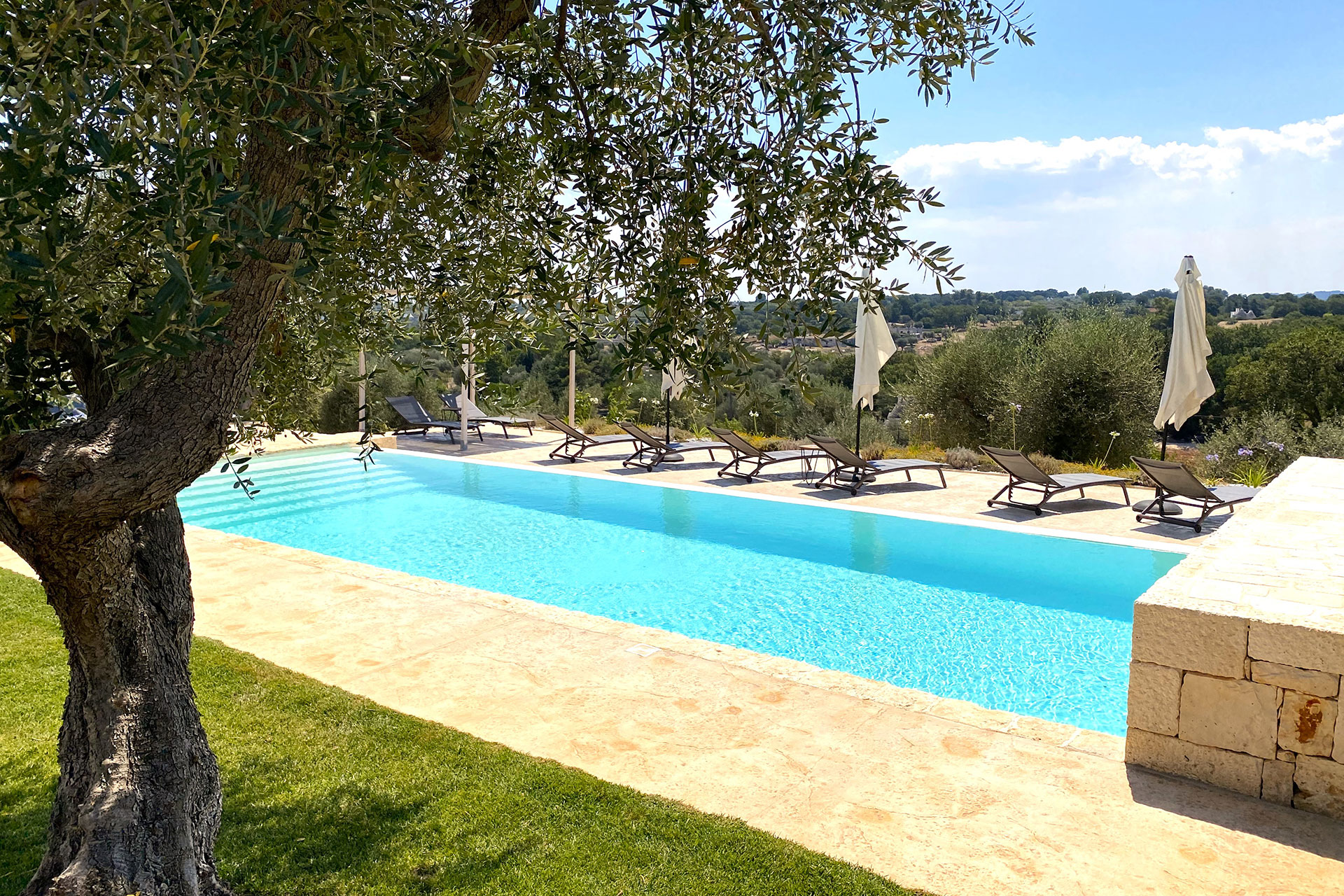trulli-cantalanotte_trullo-puglia-italy-exterior-pool.jpg