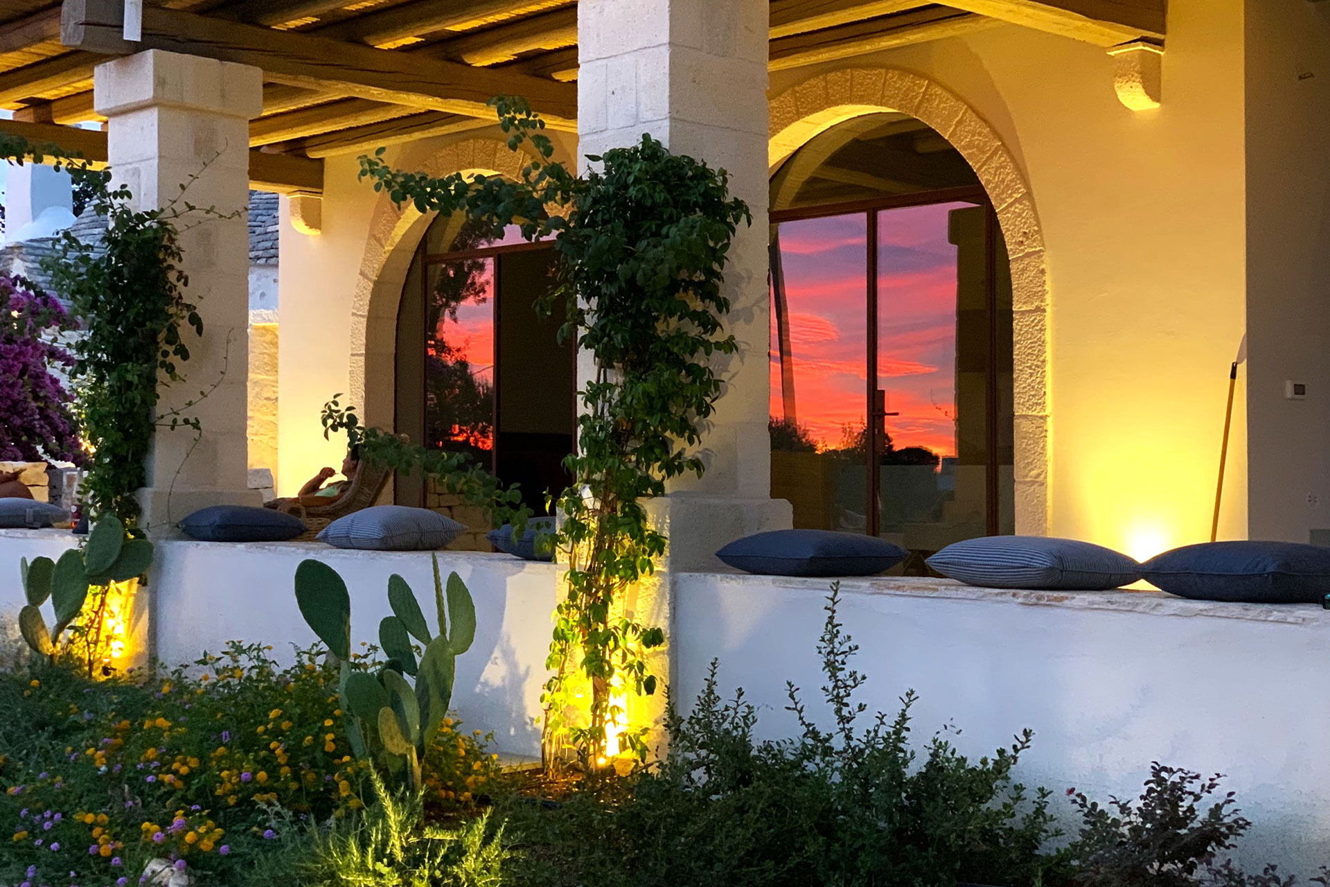 trulli-cantalanotte_trullo-puglia-italy-exterior-sunset.jpg