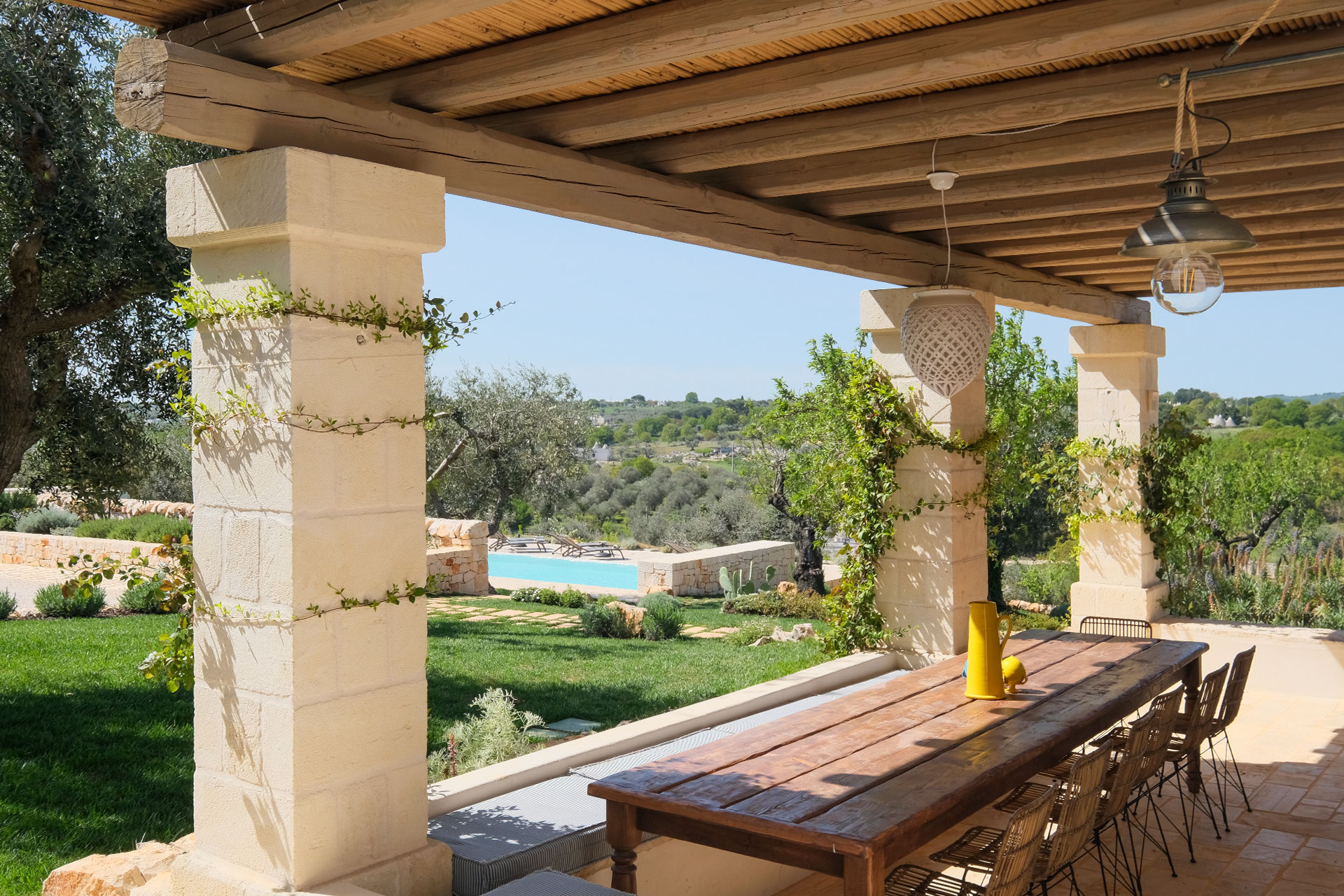 trulli-cantalanotte_trullo-puglia-italy-exterior-terrace-view.jpg