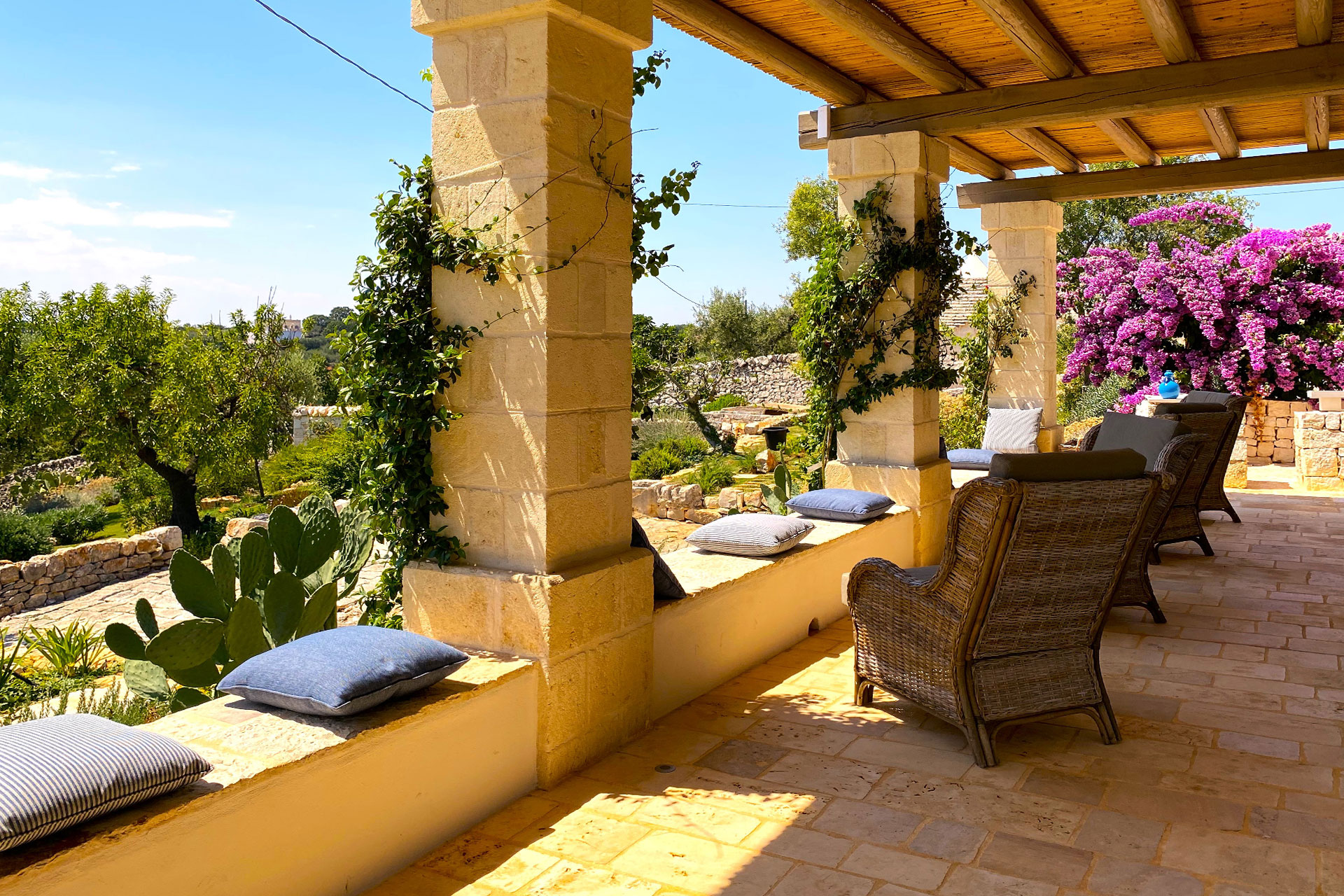 trulli-cantalanotte_trullo-puglia-italy-exterior-view.jpg