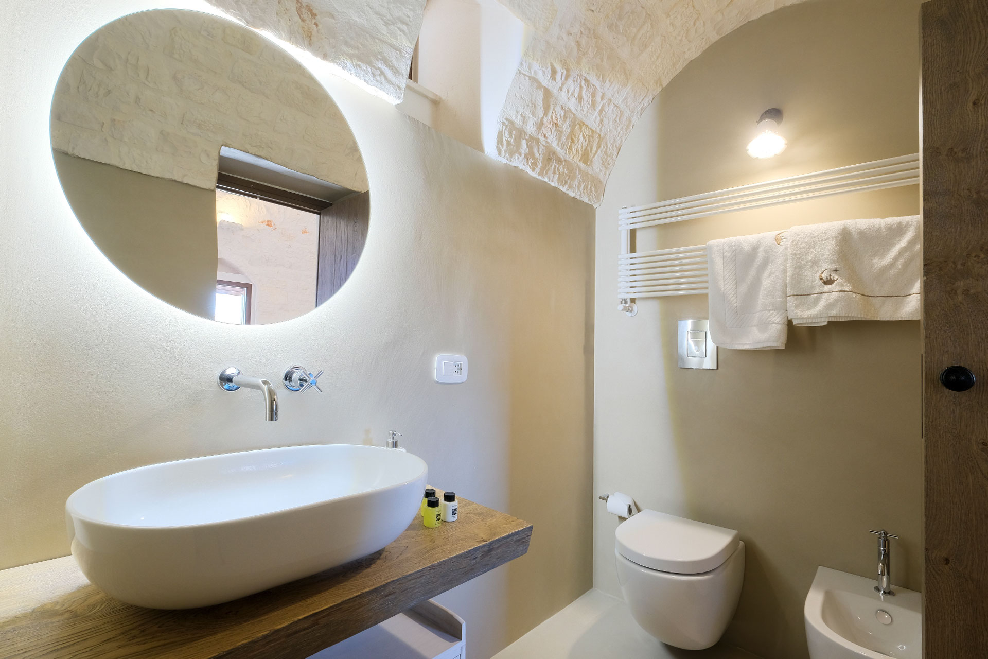 trulli-cantalanotte_trullo-puglia-italy-interior-bath-room.jpg