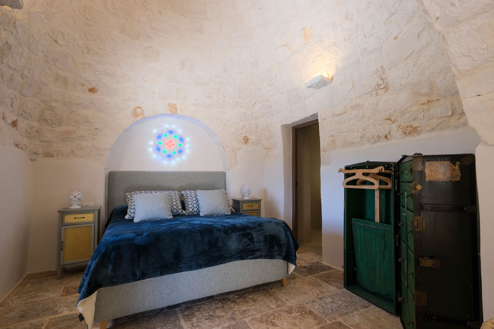 trulli-cantalanotte_trullo-puglia-italy-interior-bed.jpg