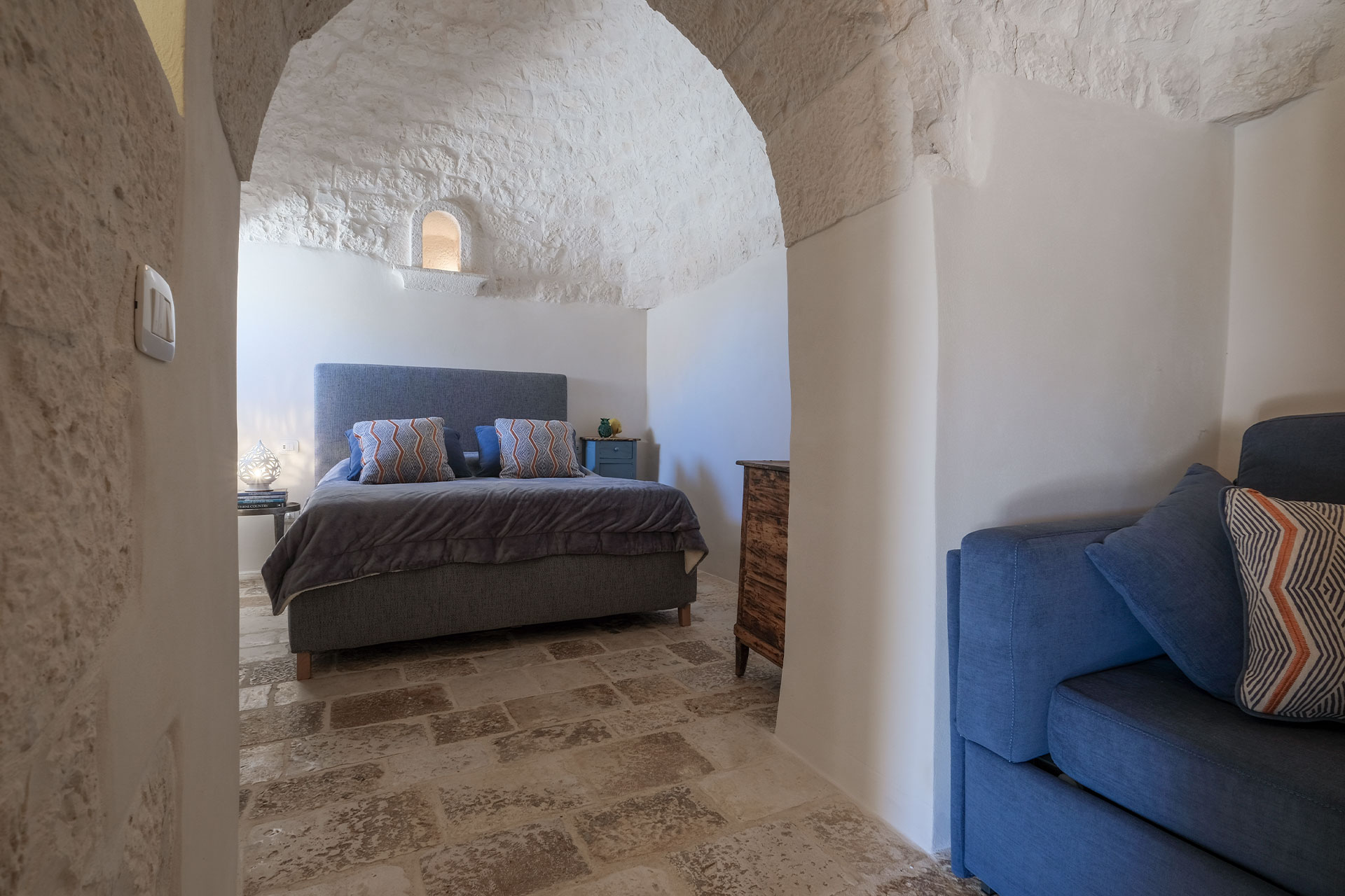 trulli-cantalanotte_trullo-puglia-italy-interior-bed-room-space.jpg