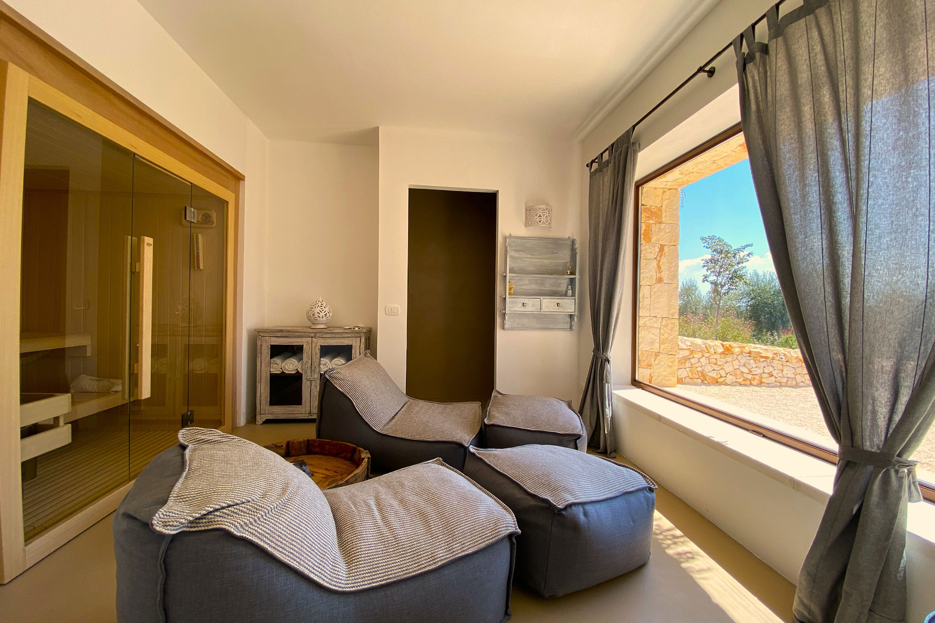 trulli-cantalanotte_trullo-puglia-italy-interior-spa.jpg