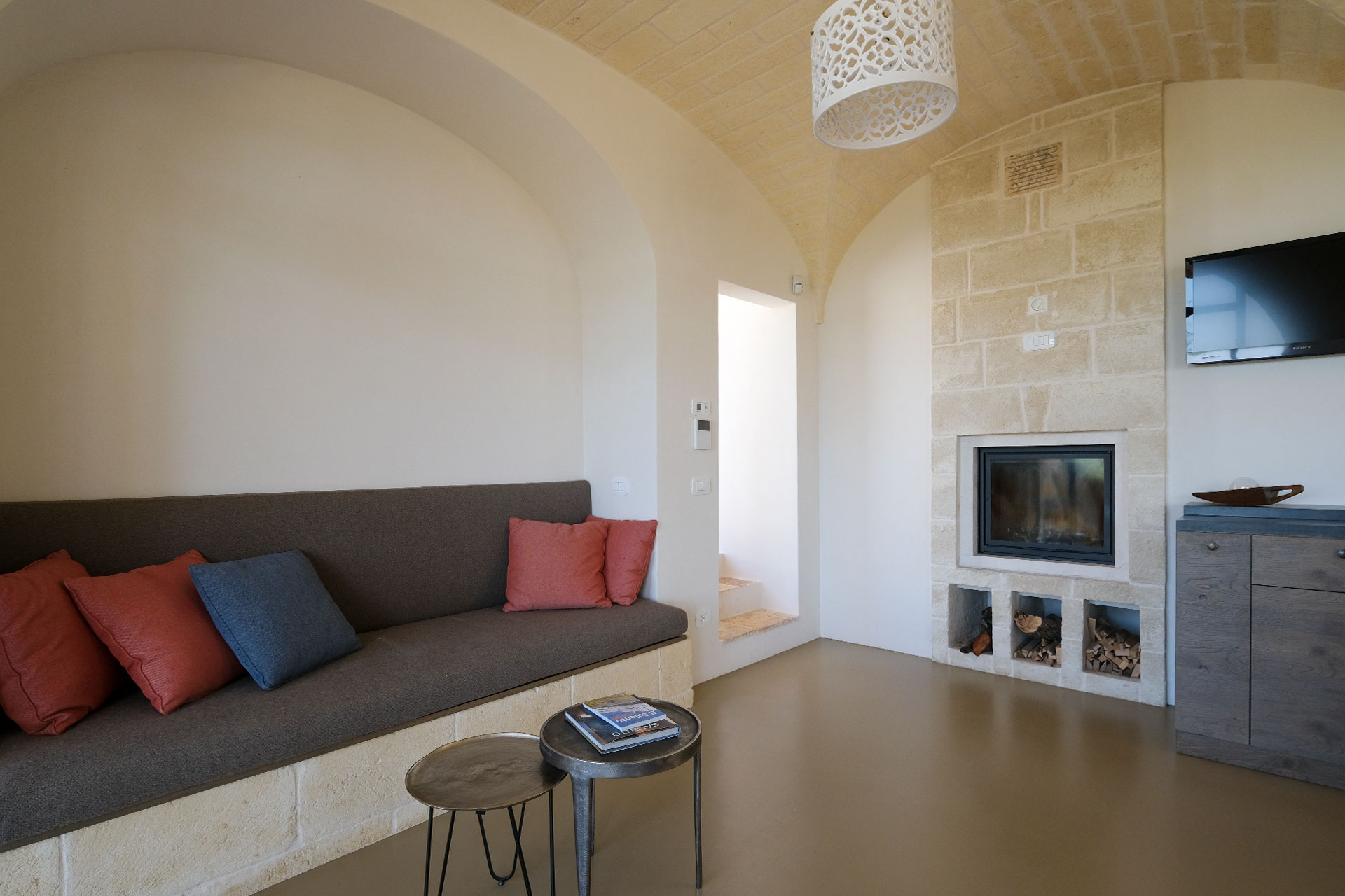 trulli-cantalanotte_trullo-puglia-italy-interior-space.jpg