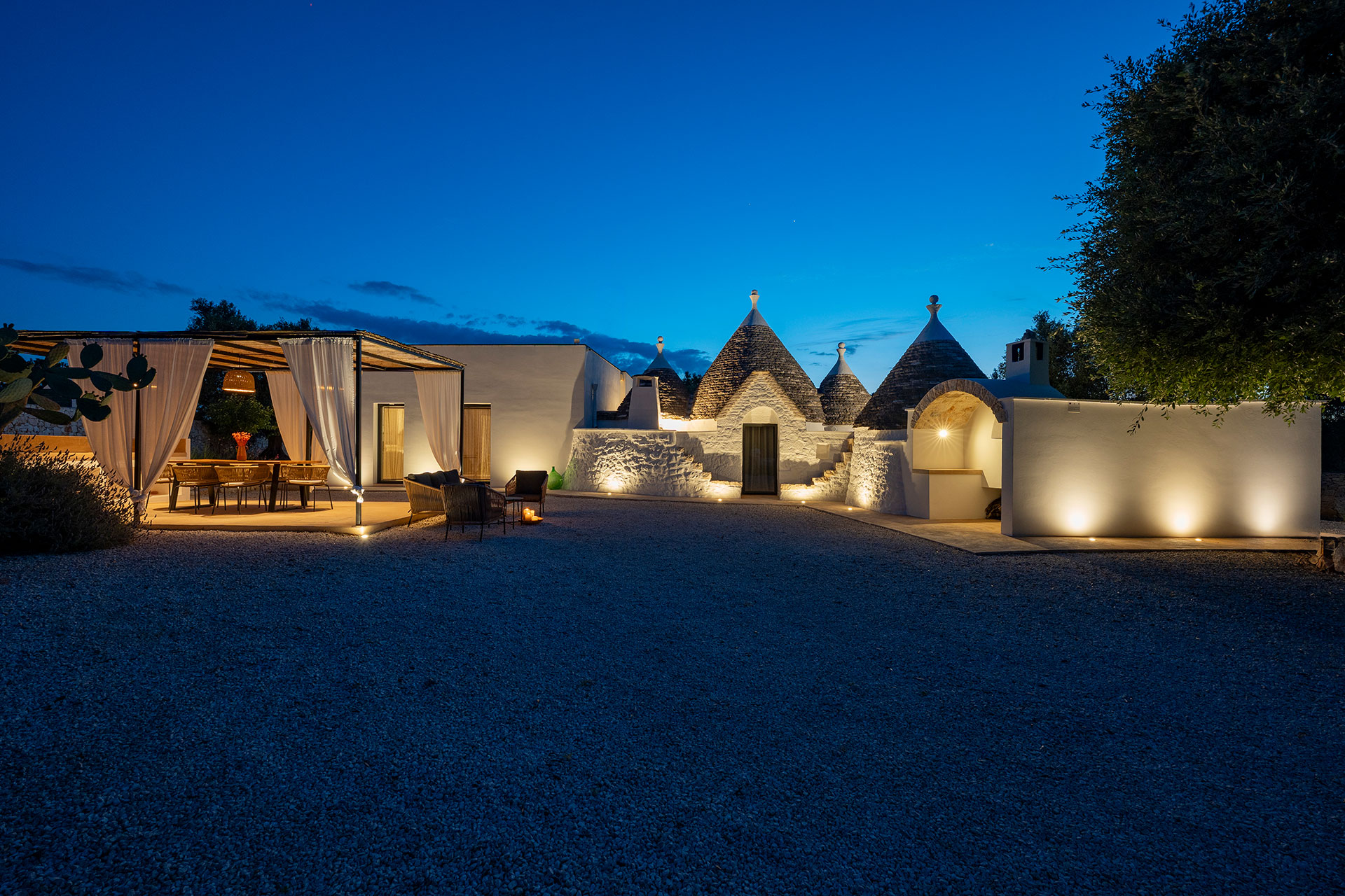 trulli-petramyrta_trullo_puglia-italy_exterior-facade-night.jpg