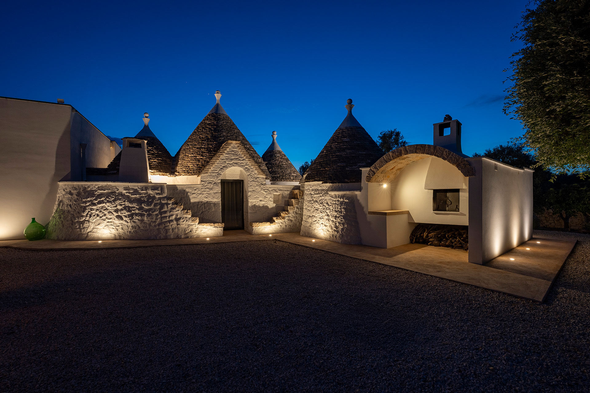 trulli-petramyrta_trullo_puglia-italy_exterior-night.jpg