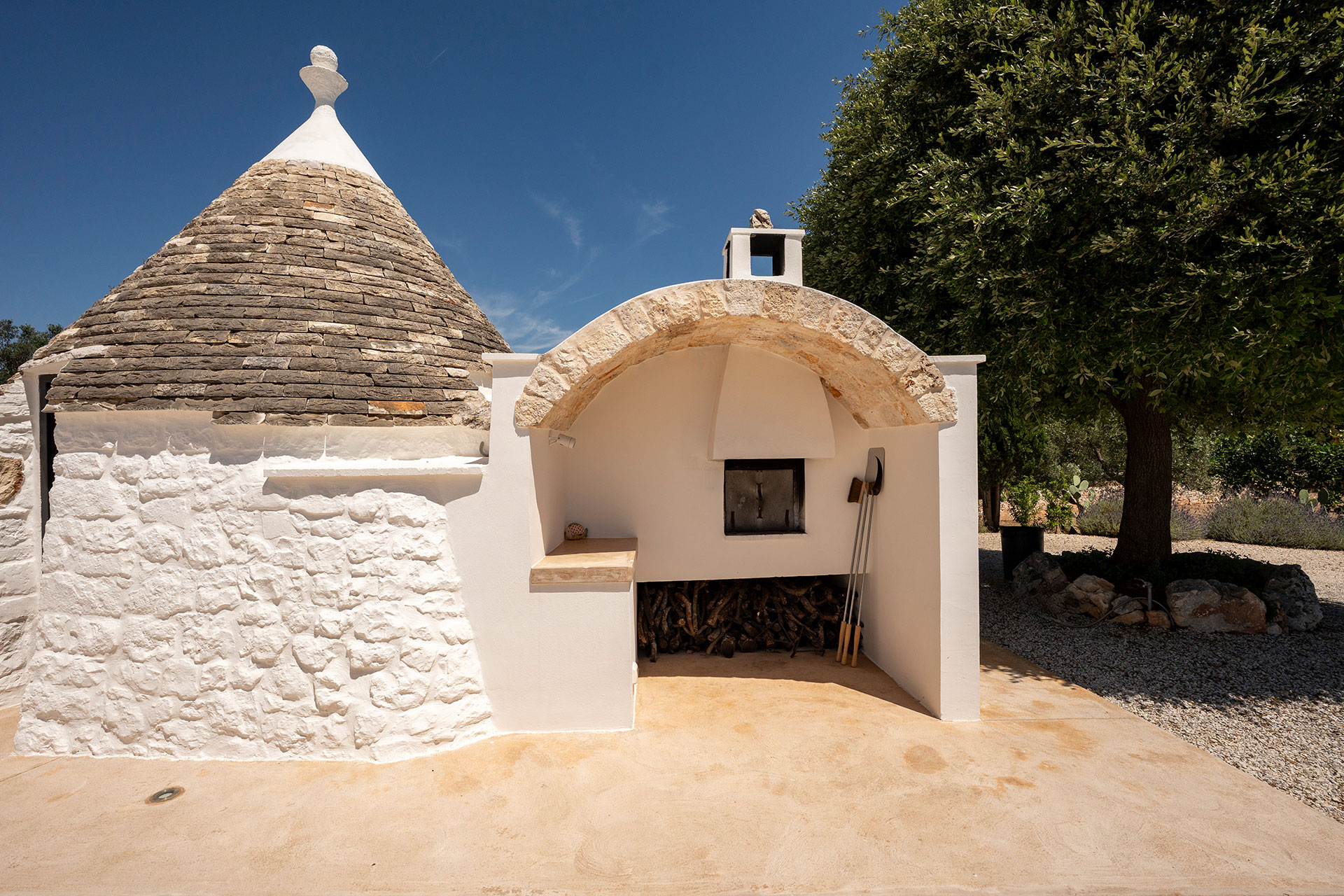 trulli-petramyrta_trullo_puglia-italy_exterior-oven.jpg