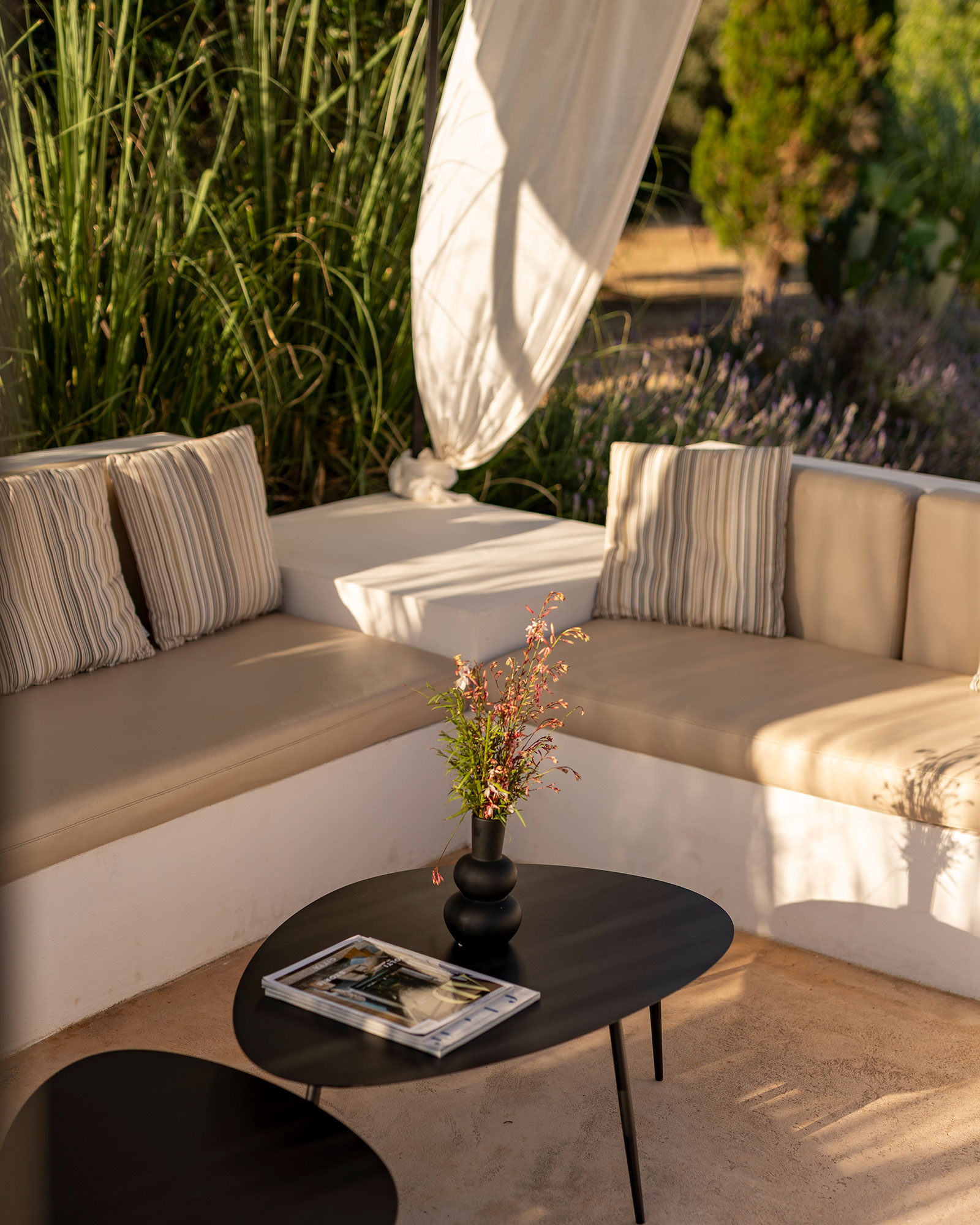 trulli-petramyrta_trullo_puglia-italy_exterior-seating-design.jpg