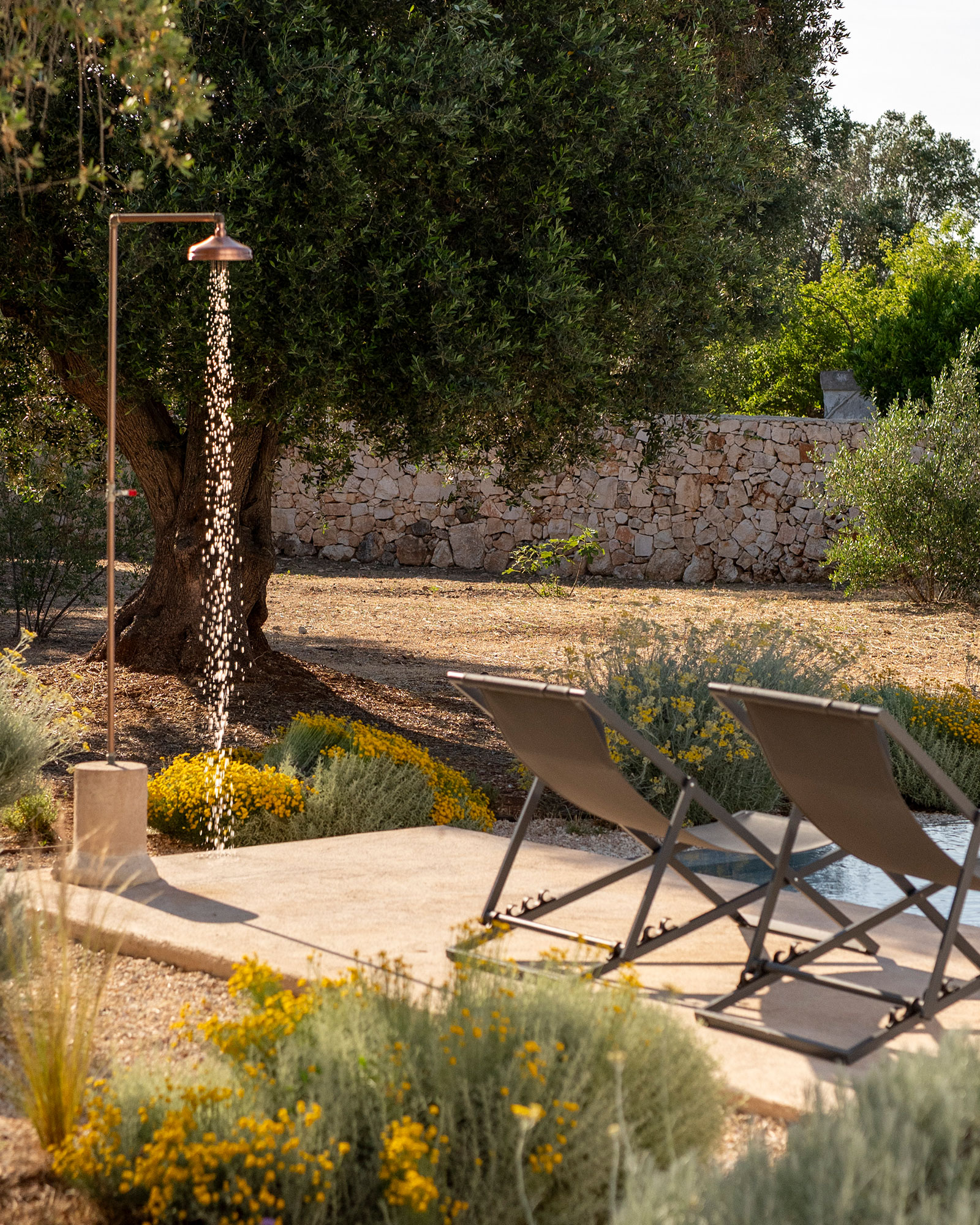 trulli-petramyrta_trullo_puglia-italy_exterior-shower.jpg