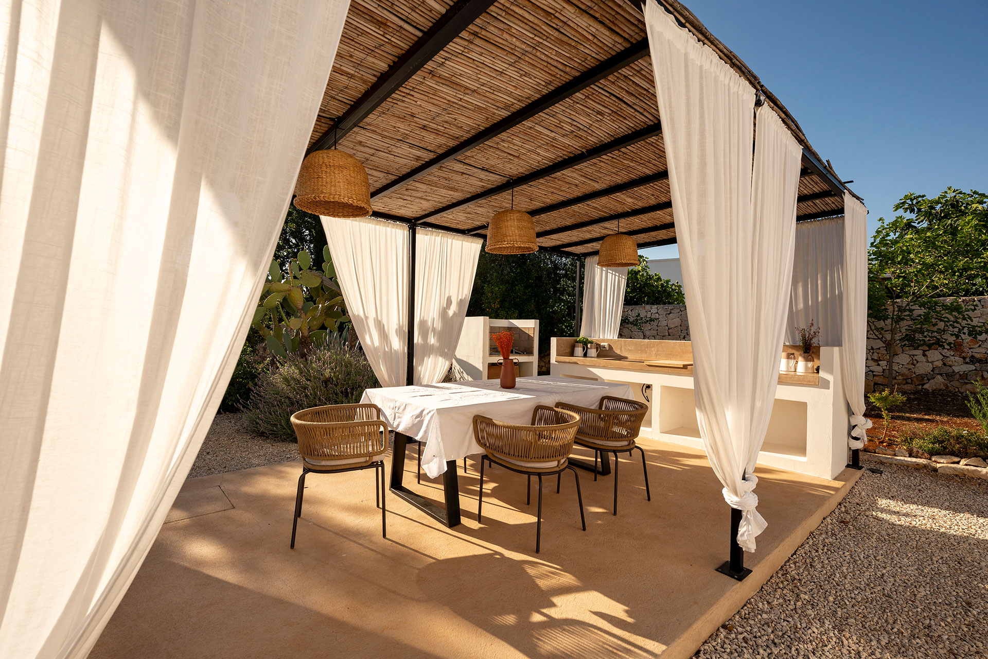trulli-petramyrta_trullo_puglia-italy_exterior-terrace.jpg