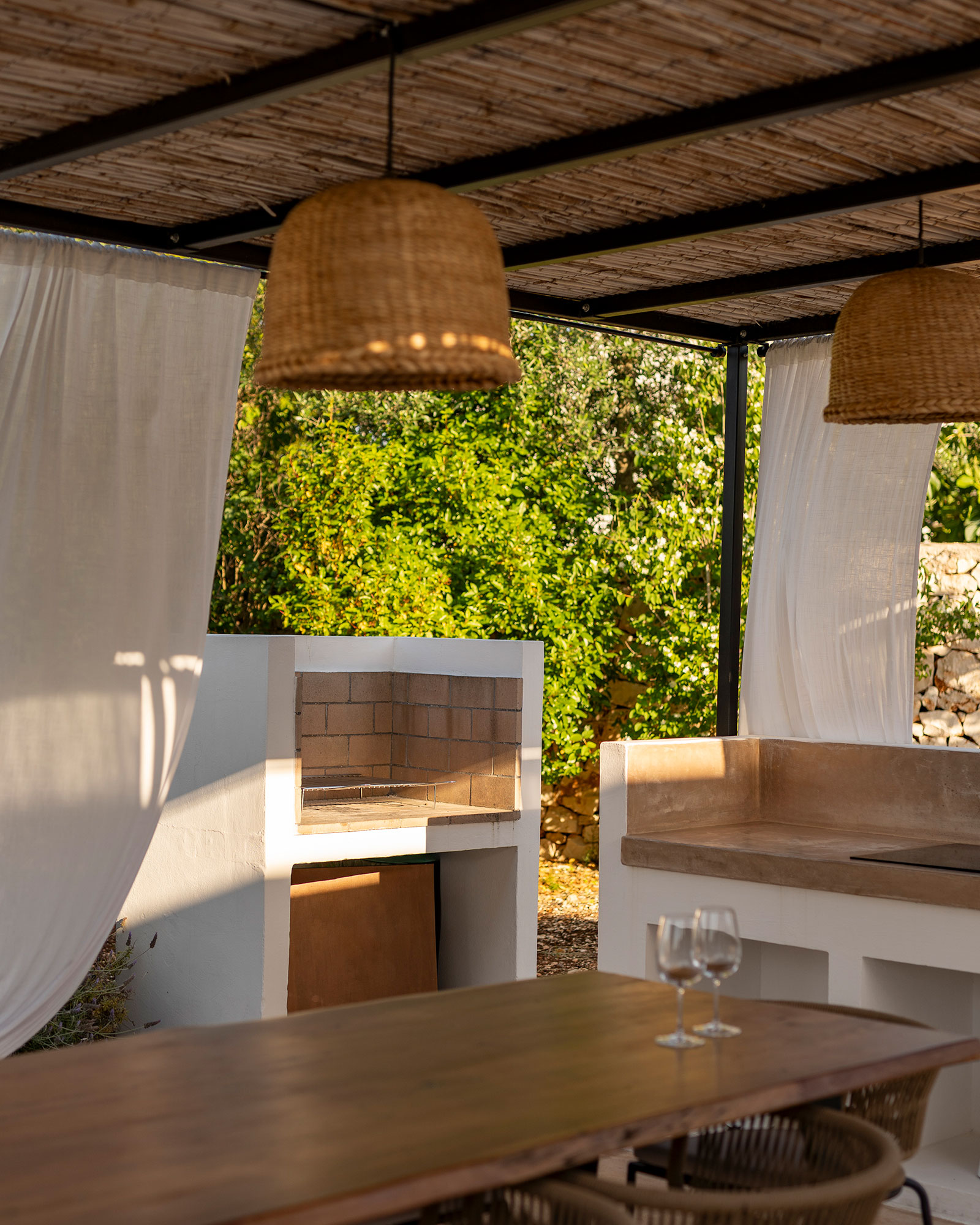 trulli-petramyrta_trullo_puglia-italy_exterior-terrace-detail.jpg