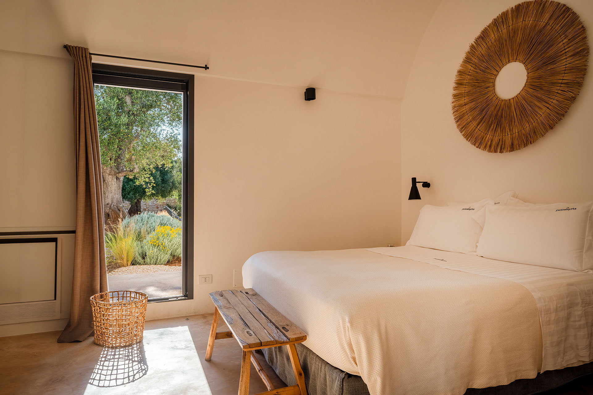 trulli-petramyrta_trullo_puglia-italy_interior-bed-room-space.jpg