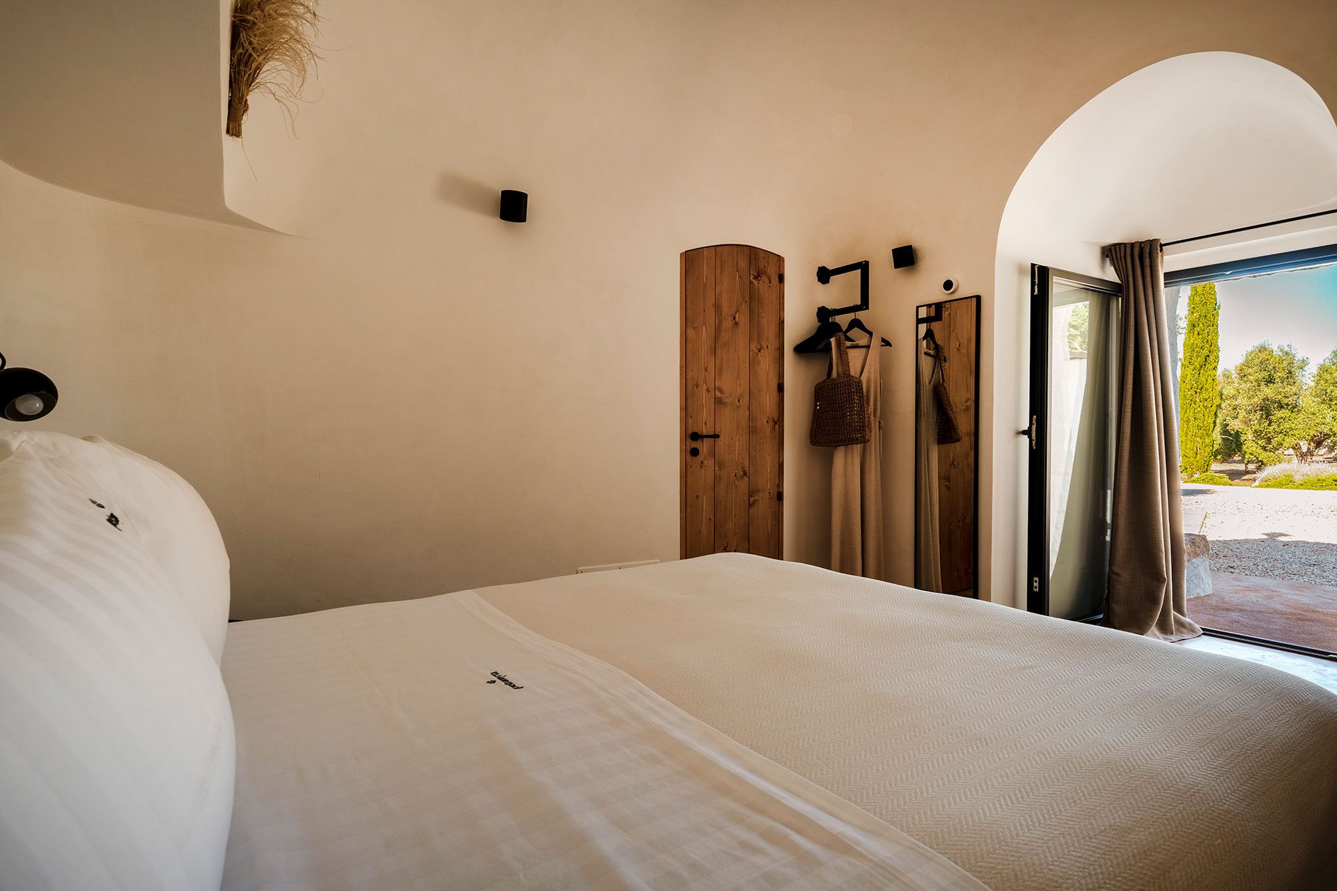 trulli-petramyrta_trullo_puglia-italy_interior-bedroom-view.jpg