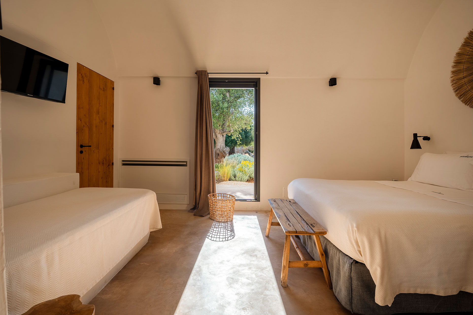 trulli-petramyrta_trullo_puglia-italy_interior-bedroom-window.jpg
