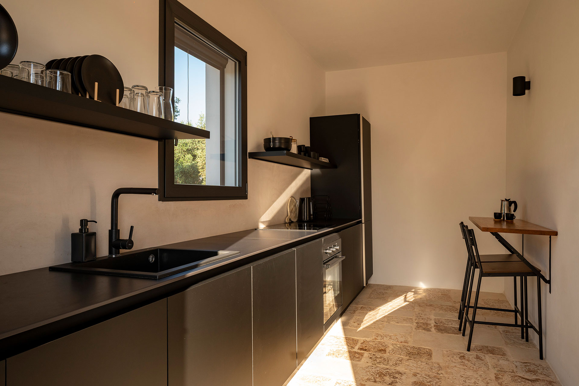 trulli-petramyrta_trullo_puglia-italy_interior-kitchen-design.jpg