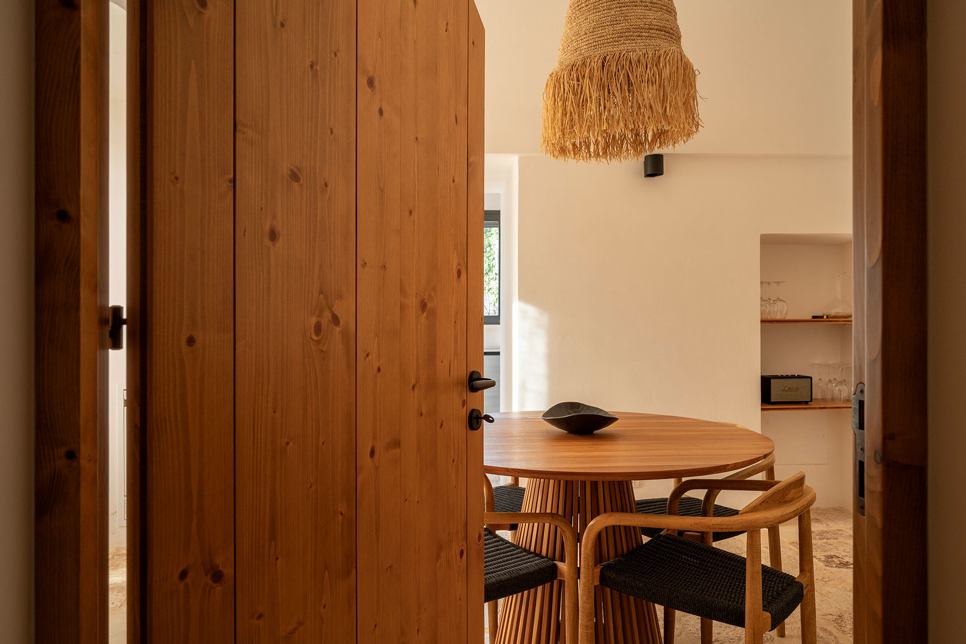 trulli-petramyrta_trullo_puglia-italy_interior-table.jpg