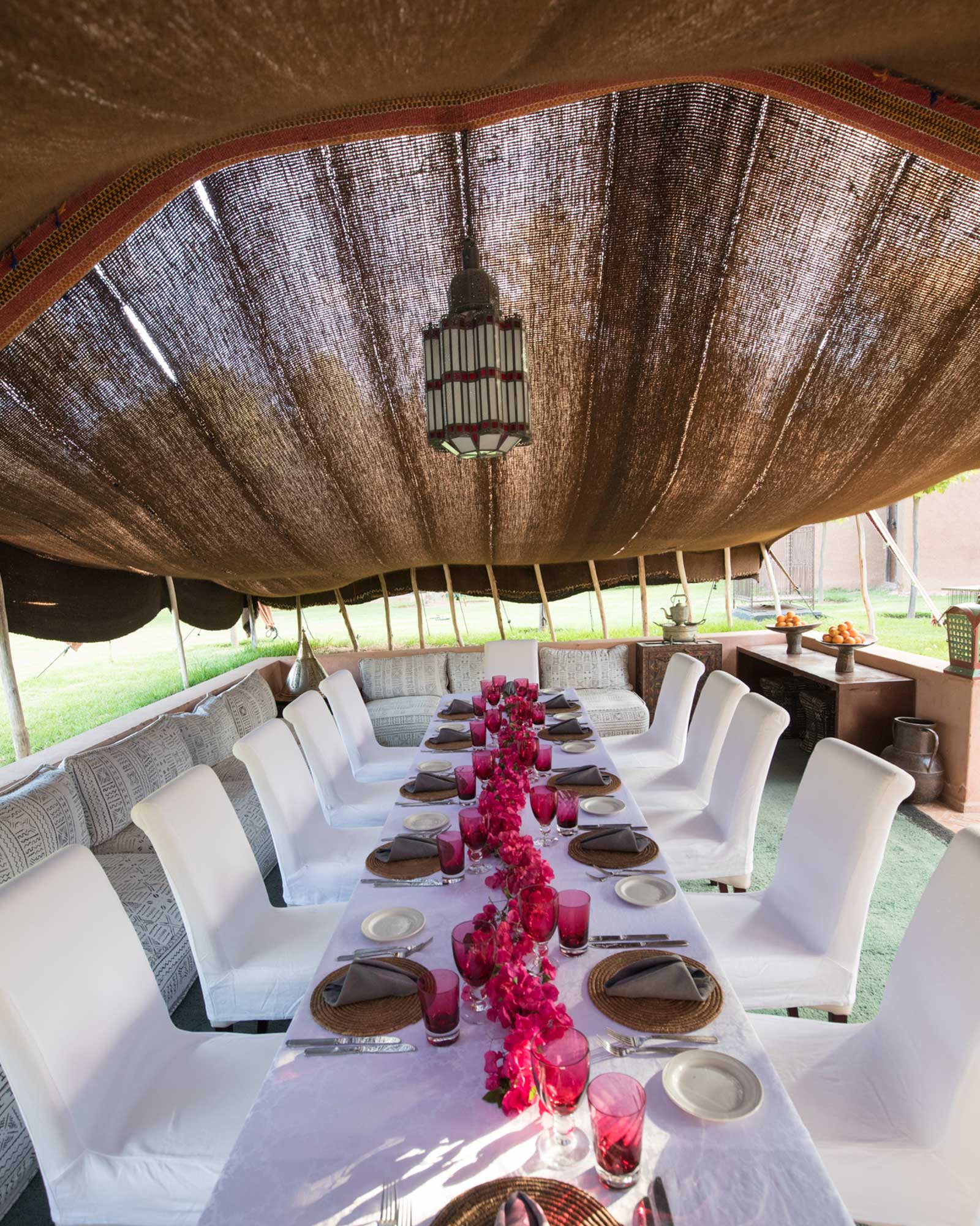 ezzahra_estate_marrakech-morocco_villa-Azzaytouna_exterior-terrace-table.jpg