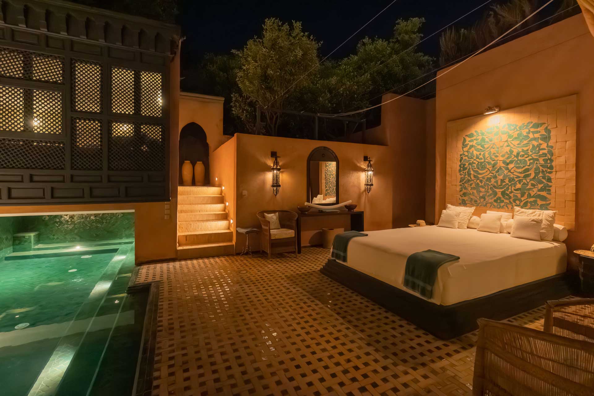 ezzahra_estate_marrakech-morocco_villa-Alkhozama_exterior-night-design.jpg
