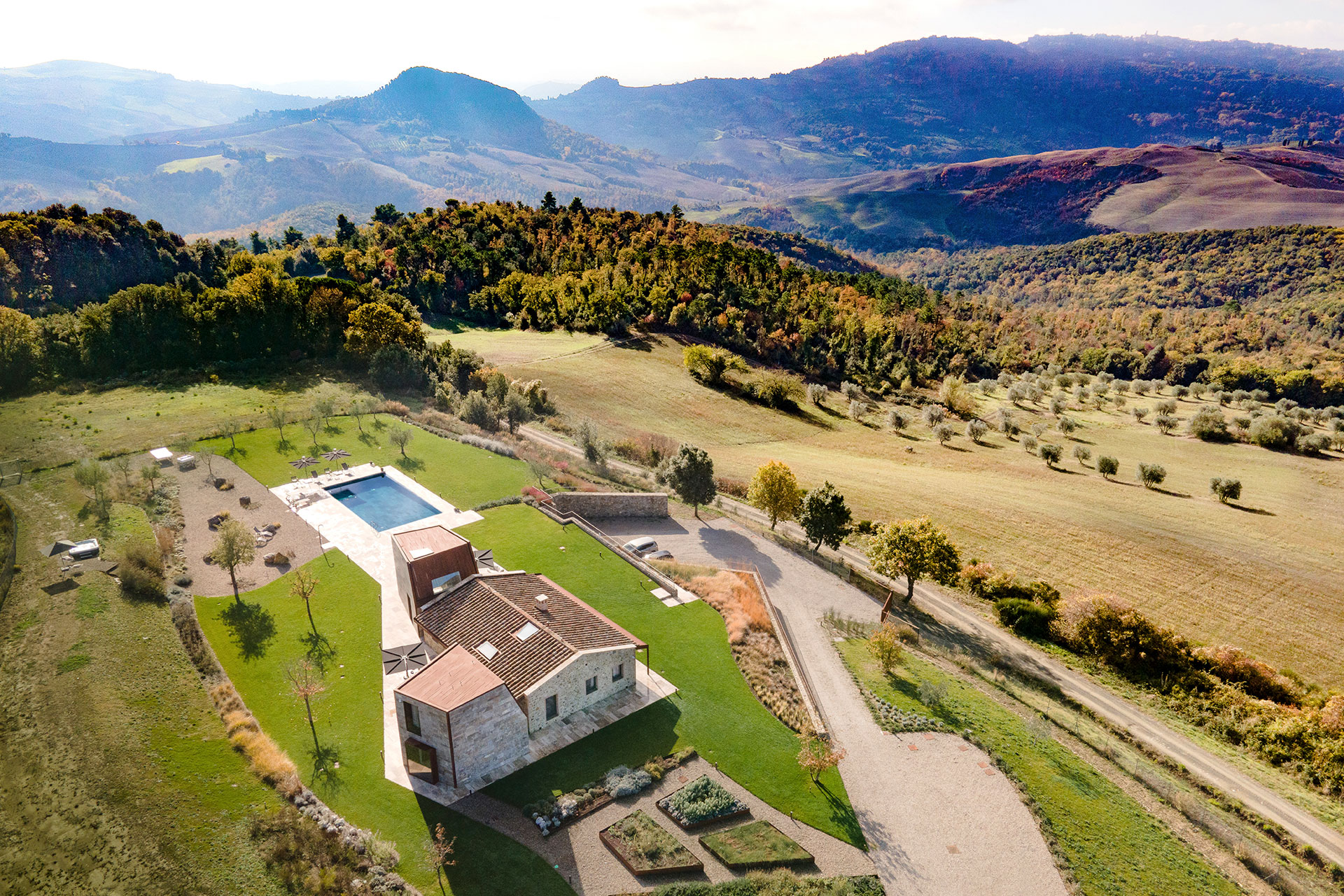 villa-volterra_country-house_tuscany-italy_exterior-drone.jpg