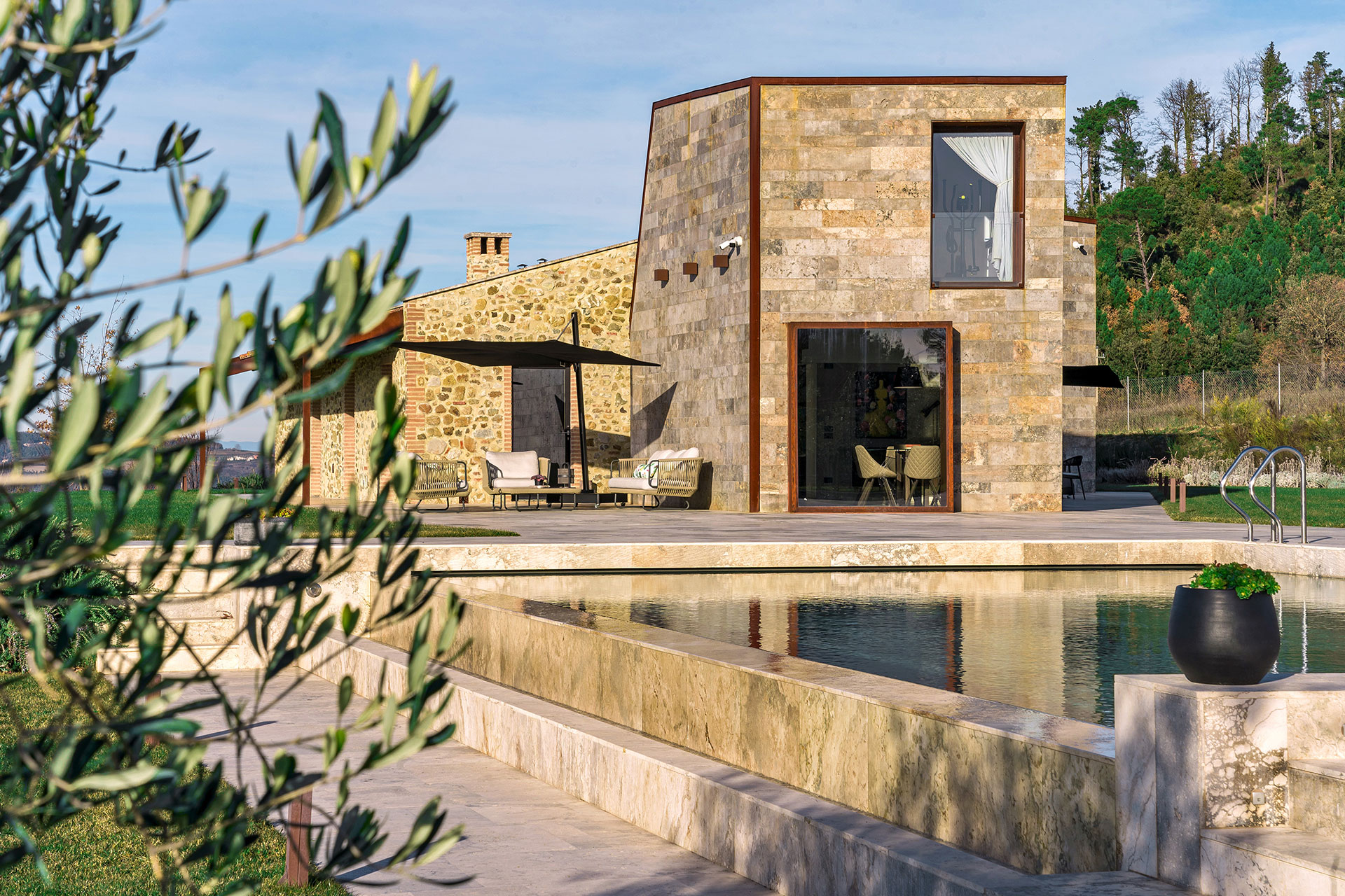 villa-volterra_country-house_tuscany-italy_exterior-facade-detail.jpg