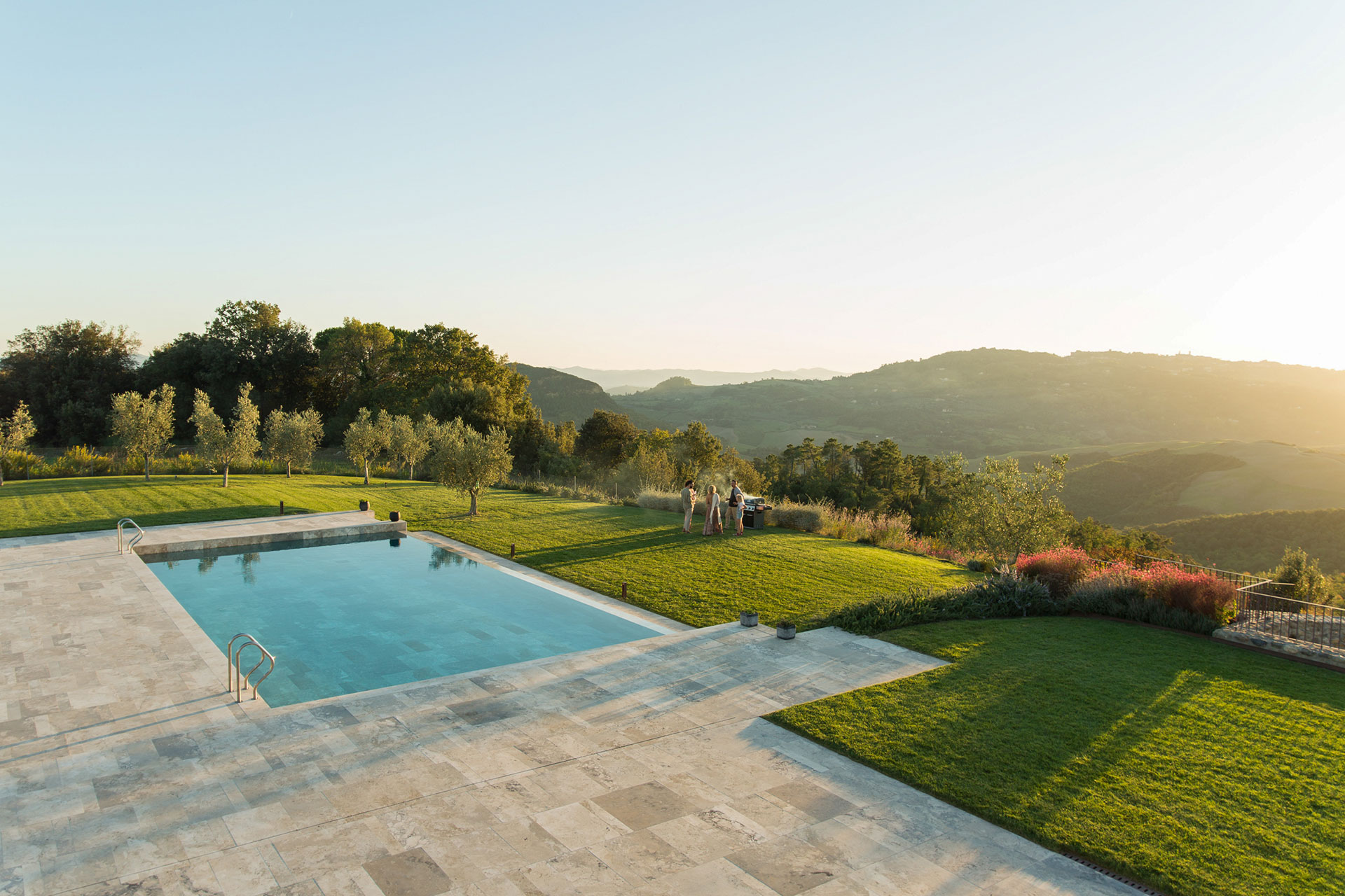 villa-volterra_country-house_tuscany-italy_exterior-ppl.jpg