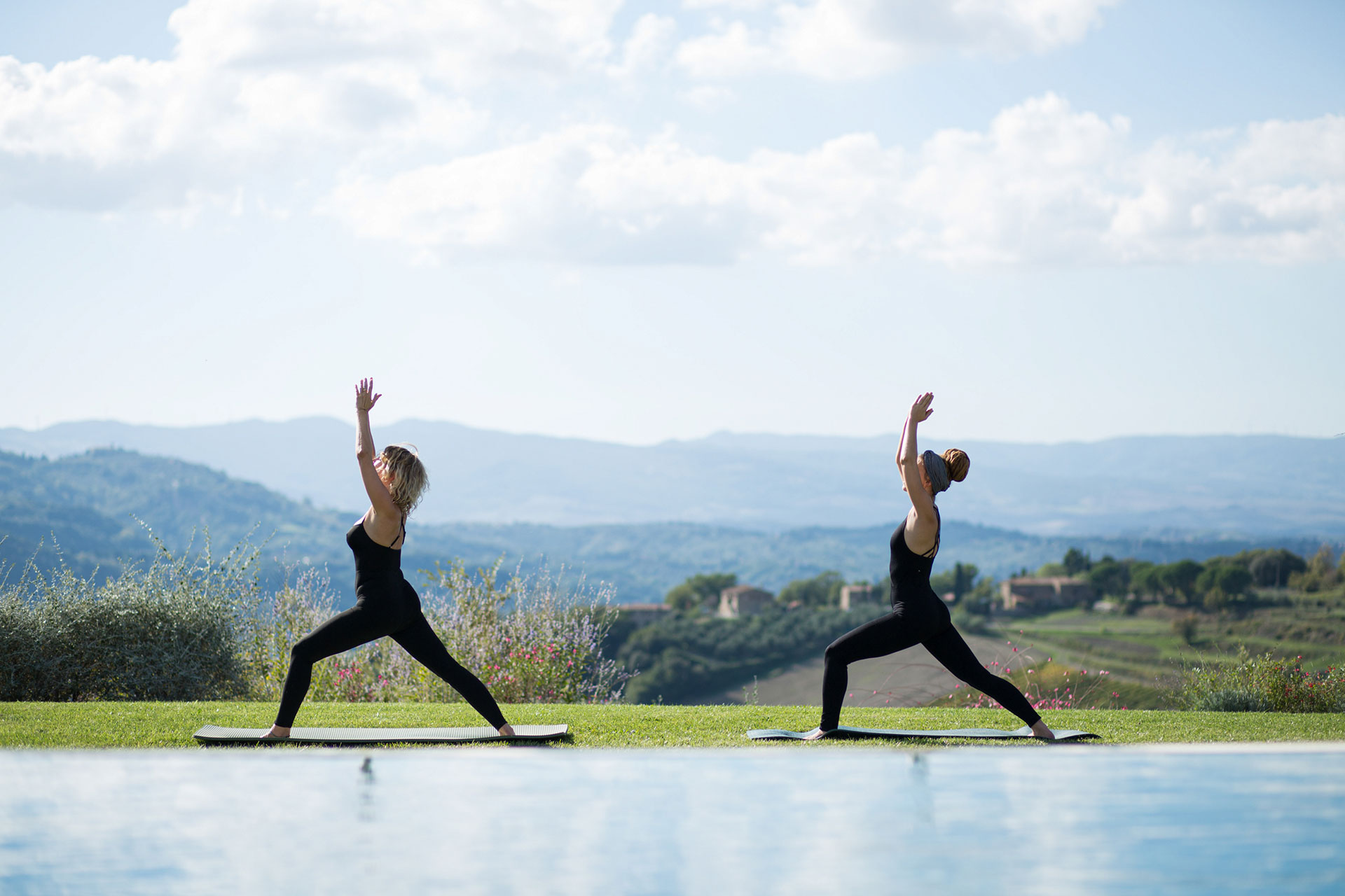 villa-volterra_country-house_tuscany-italy_exterior-yoga.jpg