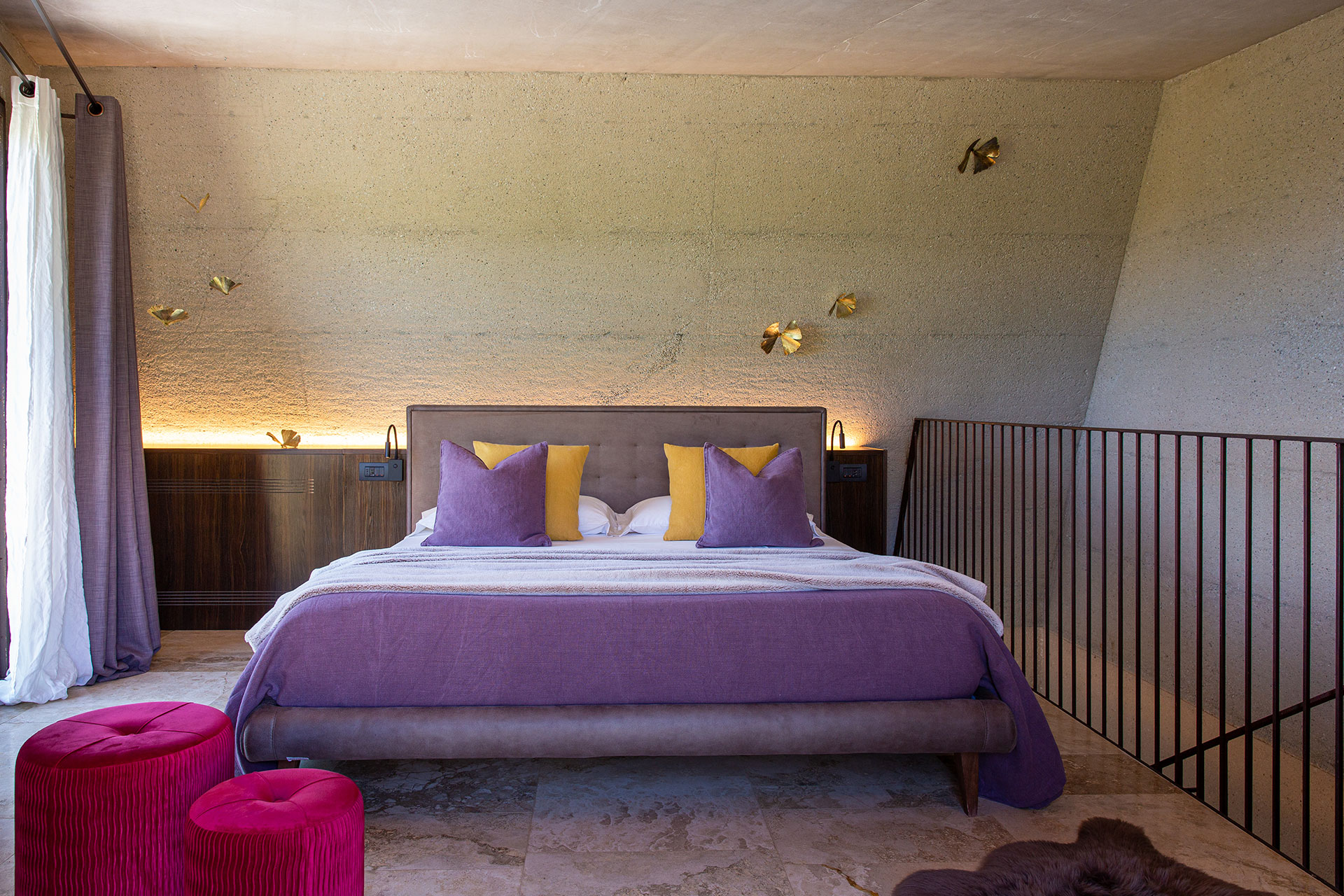 villa-volterra_country-house_tuscany-italy_interior-bed-room-master.jpg