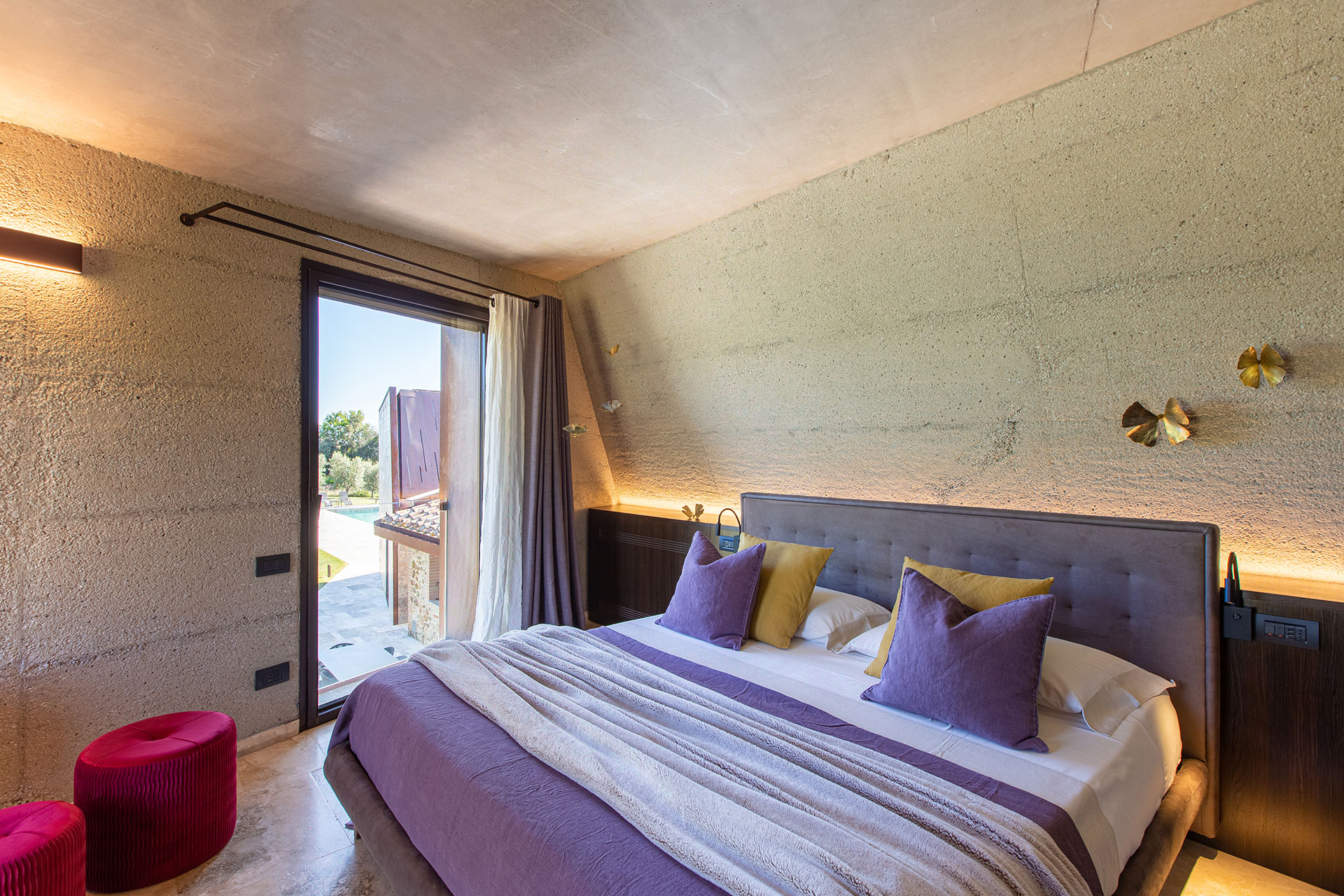 villa-volterra_country-house_tuscany-italy_interior-bedroom-master.jpg