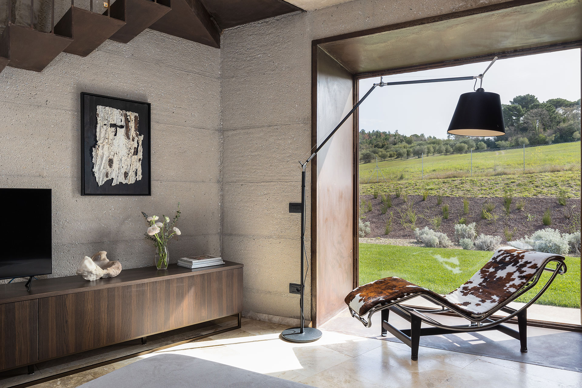 villa-volterra_country-house_tuscany-italy_interior-bedroom-master-chair.jpg