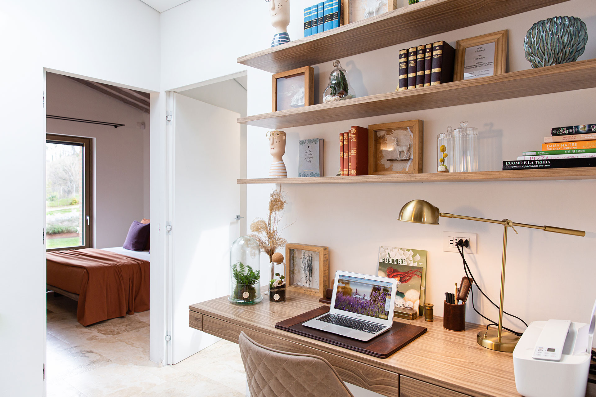 villa-volterra_country-house_tuscany-italy_interior-desk.jpg