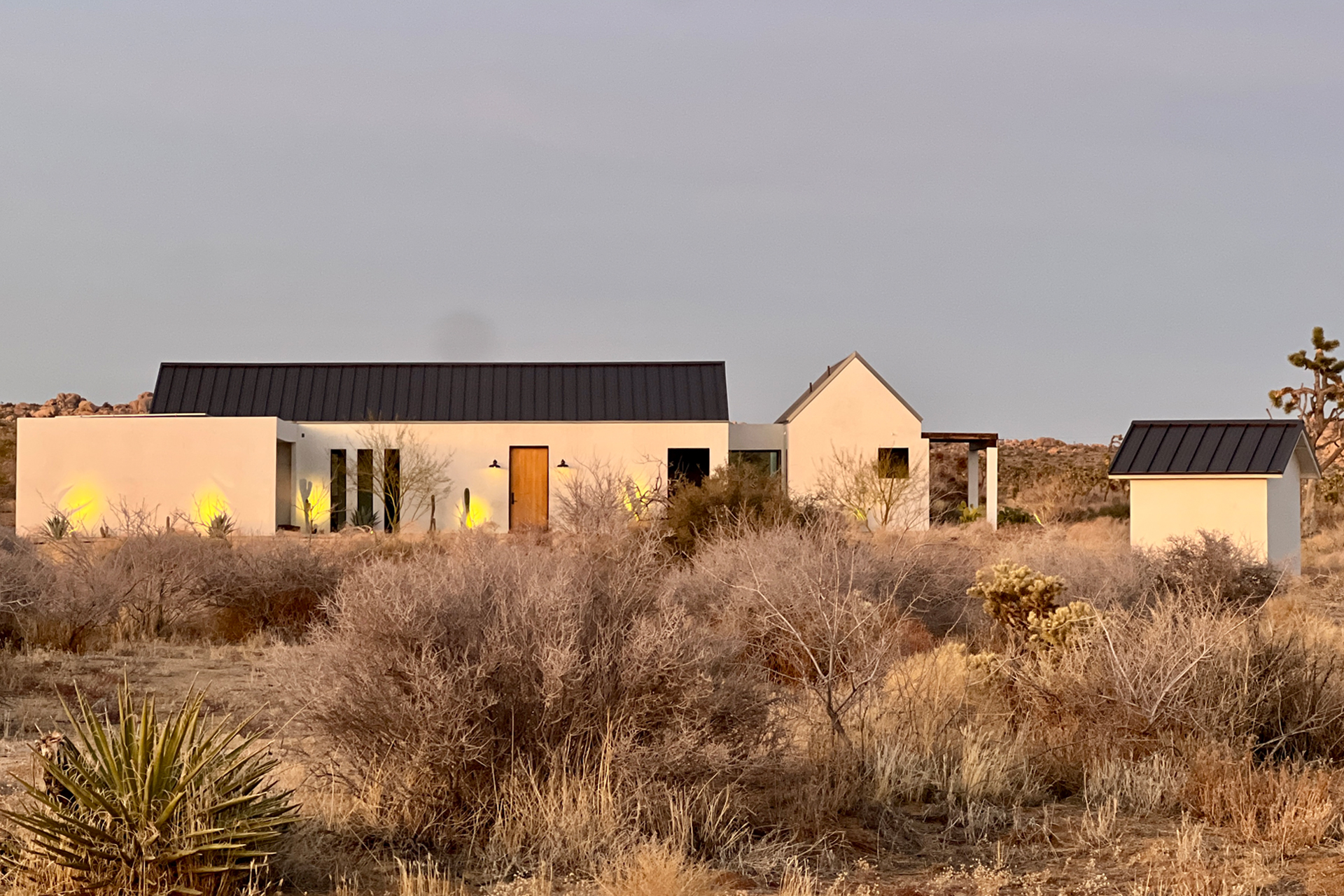 poppy-ranch_house_california-usa_exterior-sunset-facade.jpg