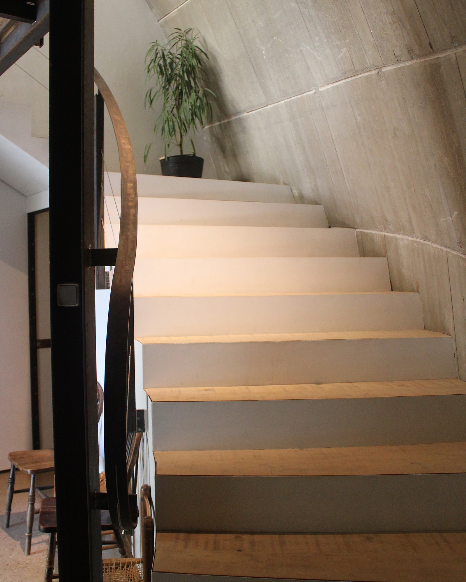 el-caracol_dome_aragon-spain_interior-stairs.jpg