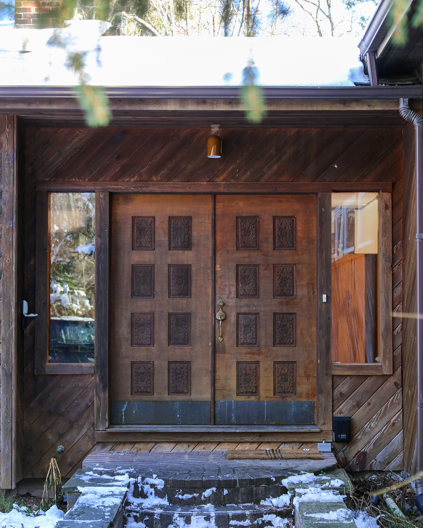 the-hurley_house_hurleyville-new-york-usa_exterior-entrance.jpg