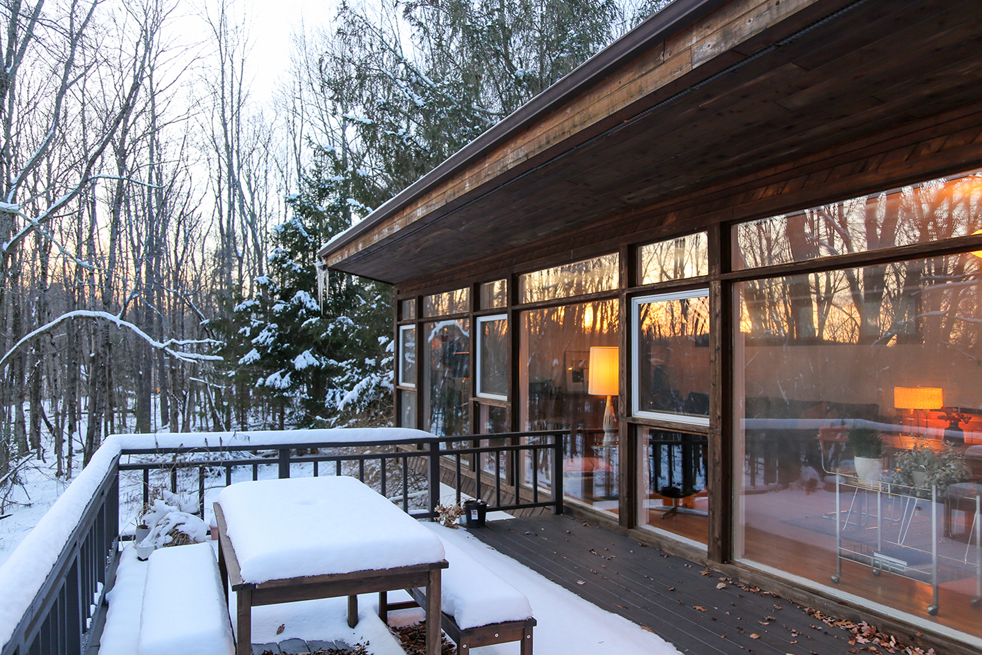 the-hurley_house_hurleyville-new-york-usa_exterior-terrace-snow.jpg