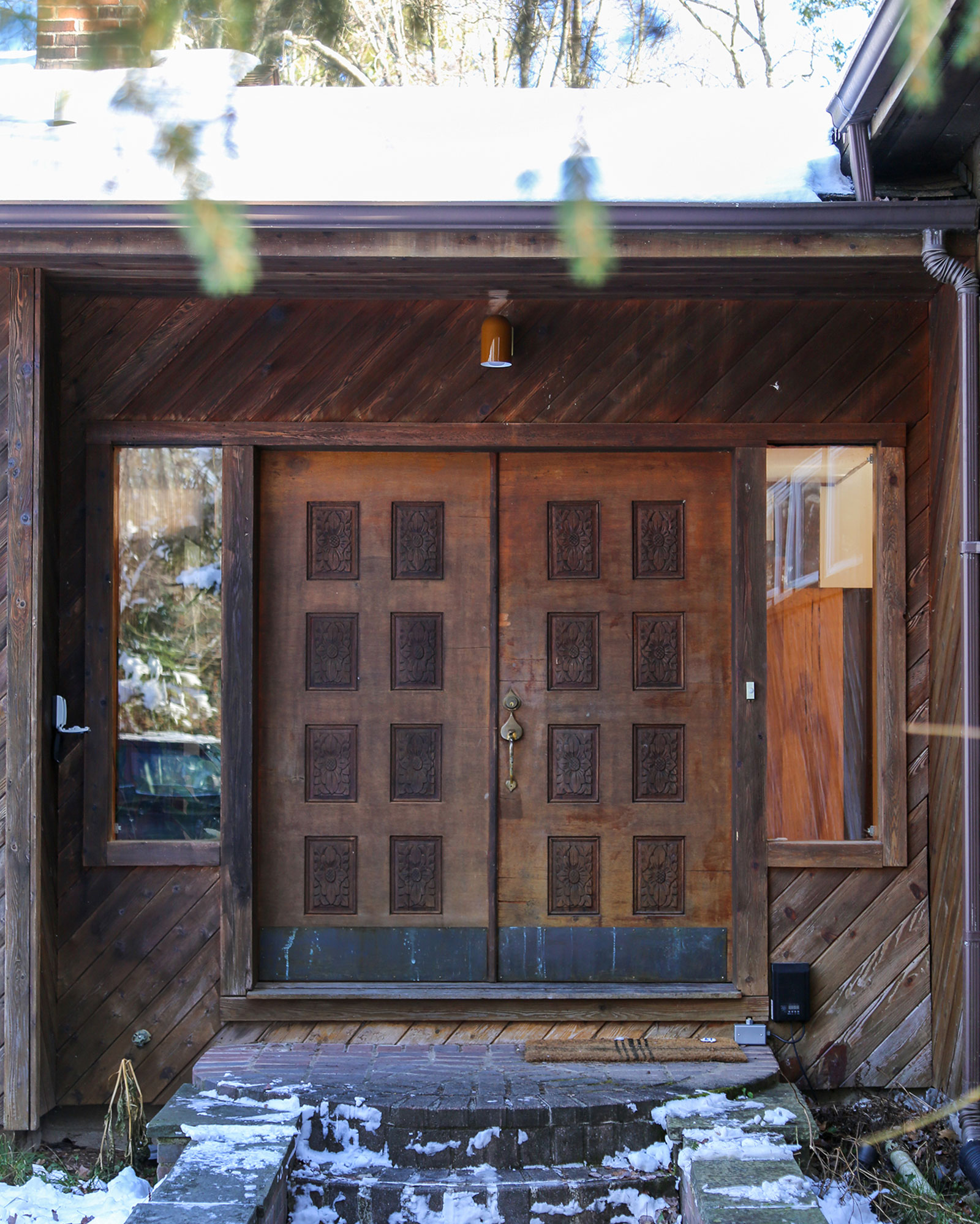 the-hurley_house_new-york-usa_exterior-entrance.jpg