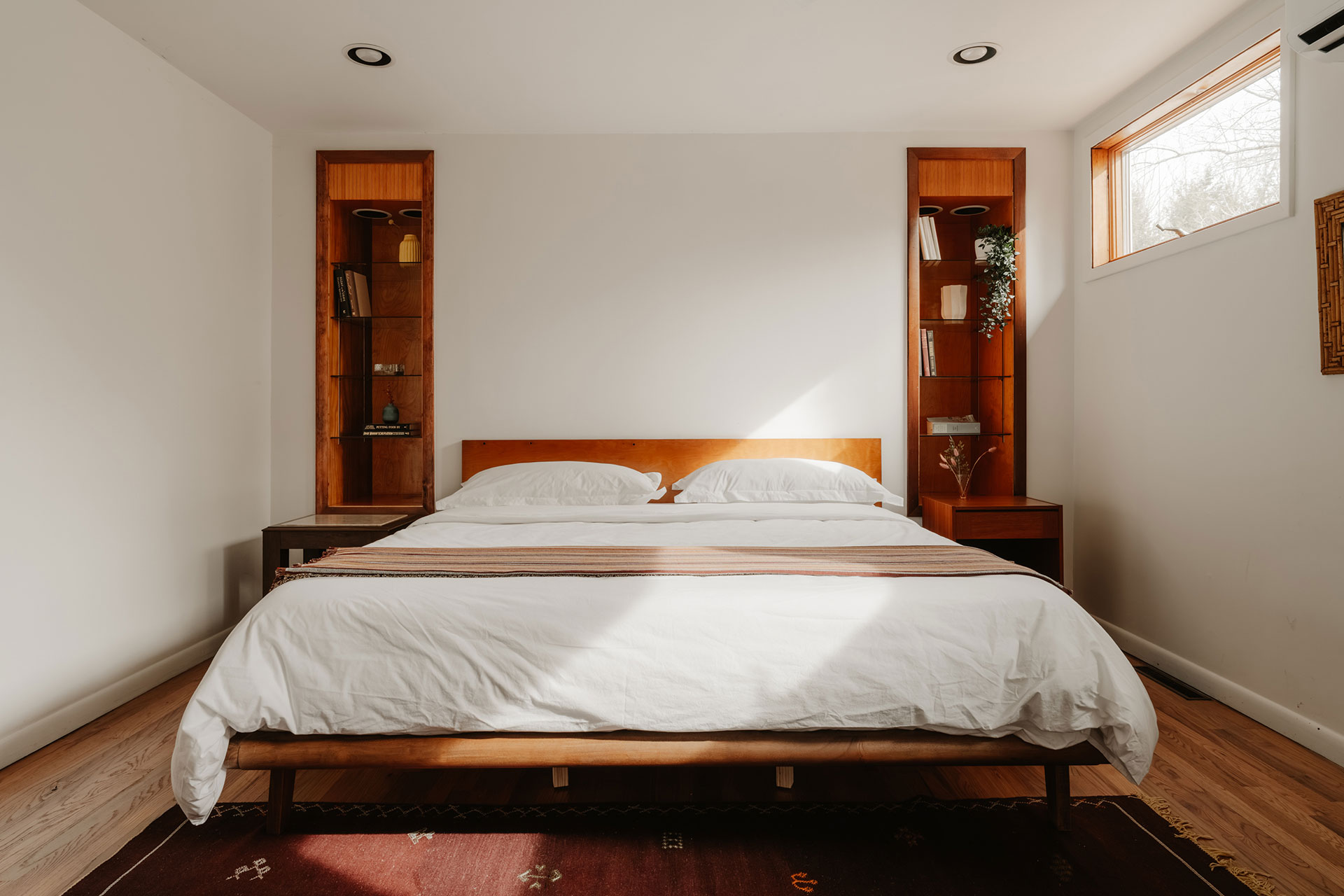 the-hurley_house_new-york-usa_interior-bed.jpg