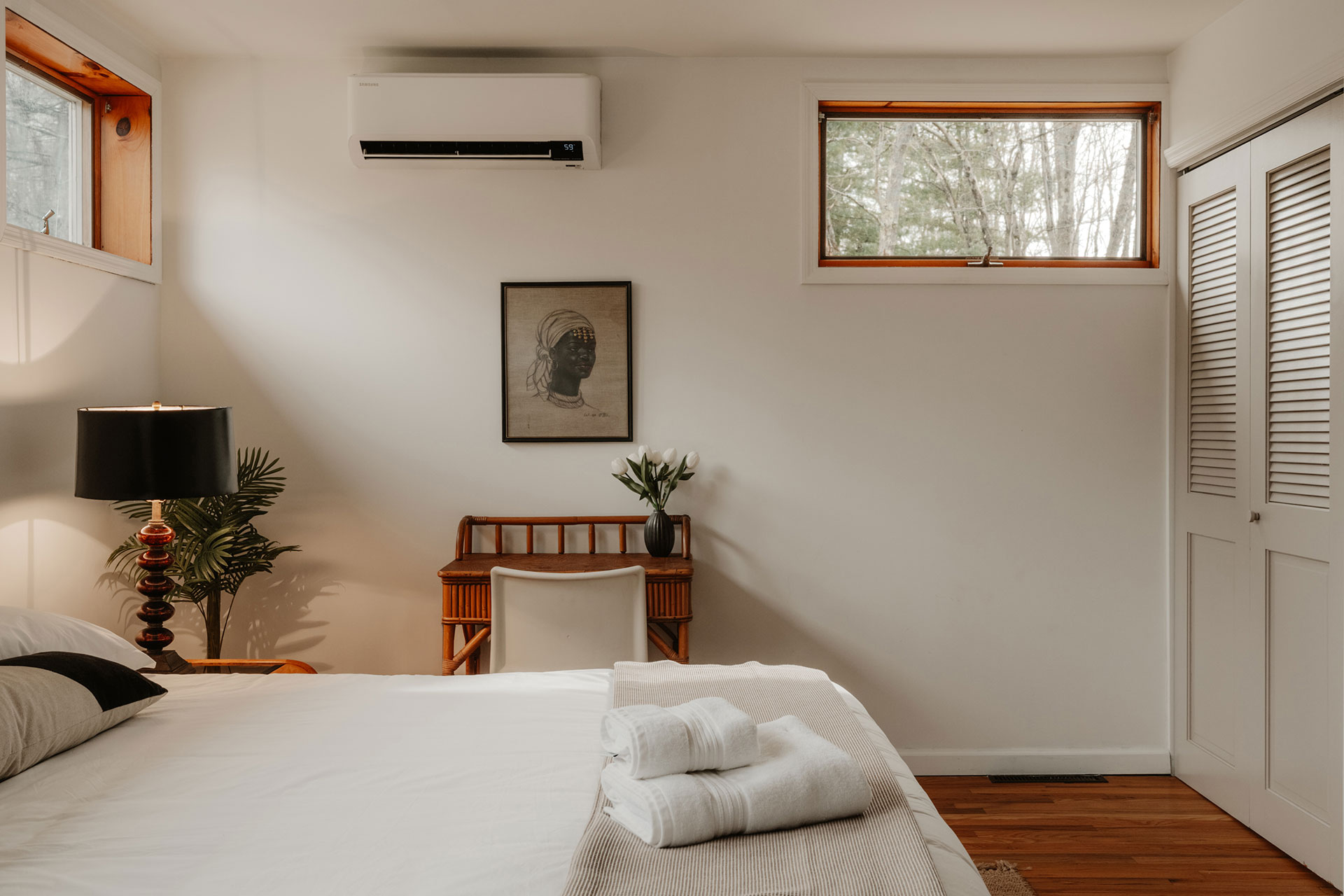 the-hurley_house_new-york-usa_interior-bedroom-detail.jpg