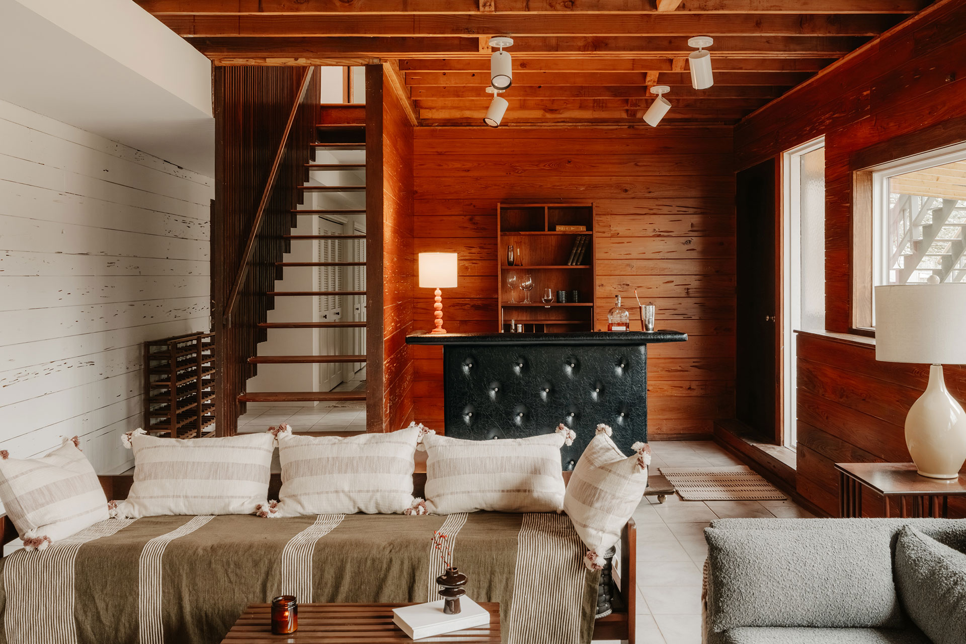 the-hurley_house_new-york-usa_interior-room-space.jpg