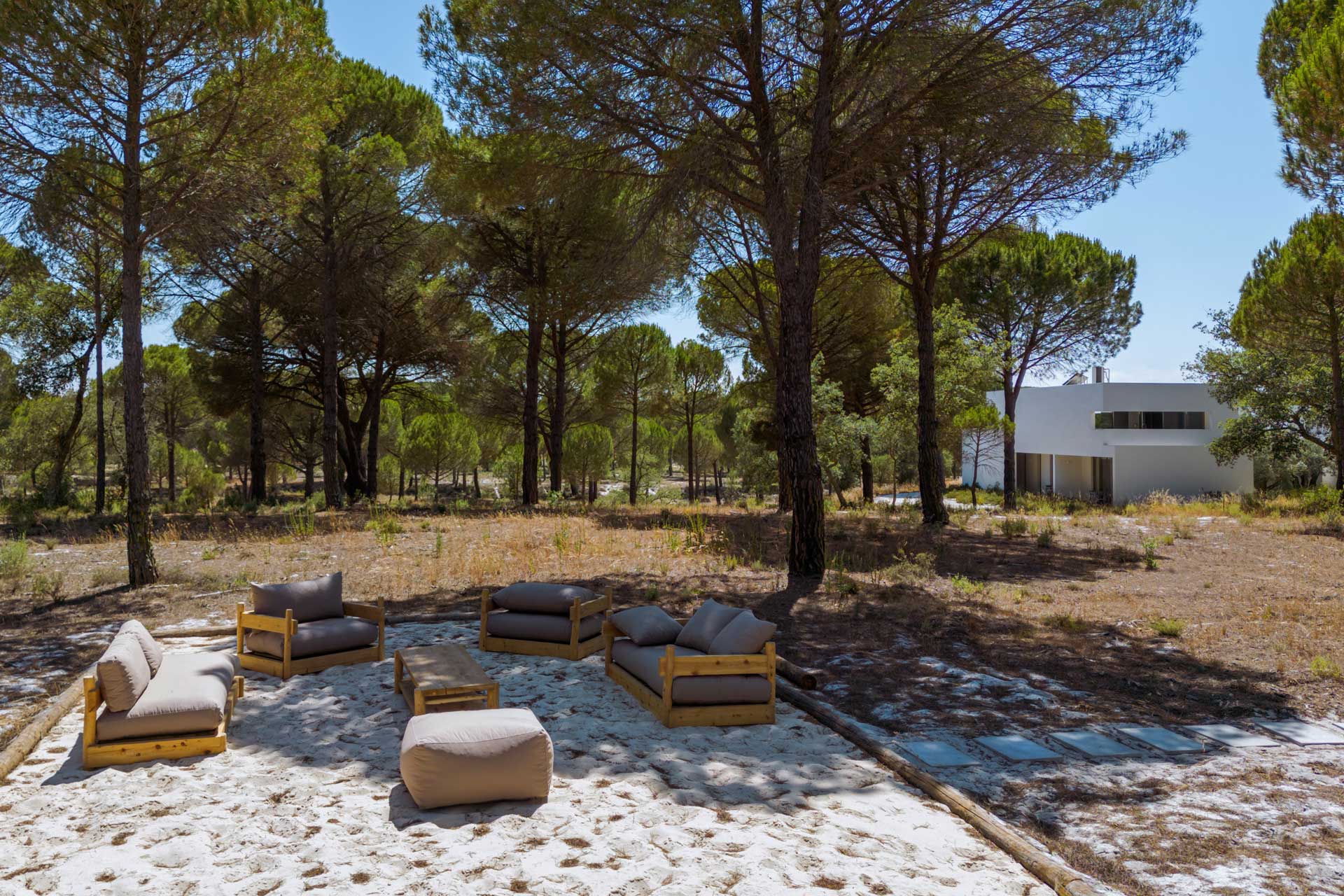 villa-magnolia_villa_comporta-setubal-portugal_exterior-seating-design.jpg