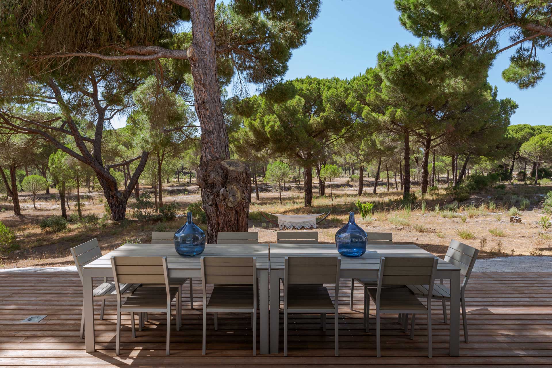villa-magnolia_villa_comporta-setubal-portugal_exterior-table.jpg