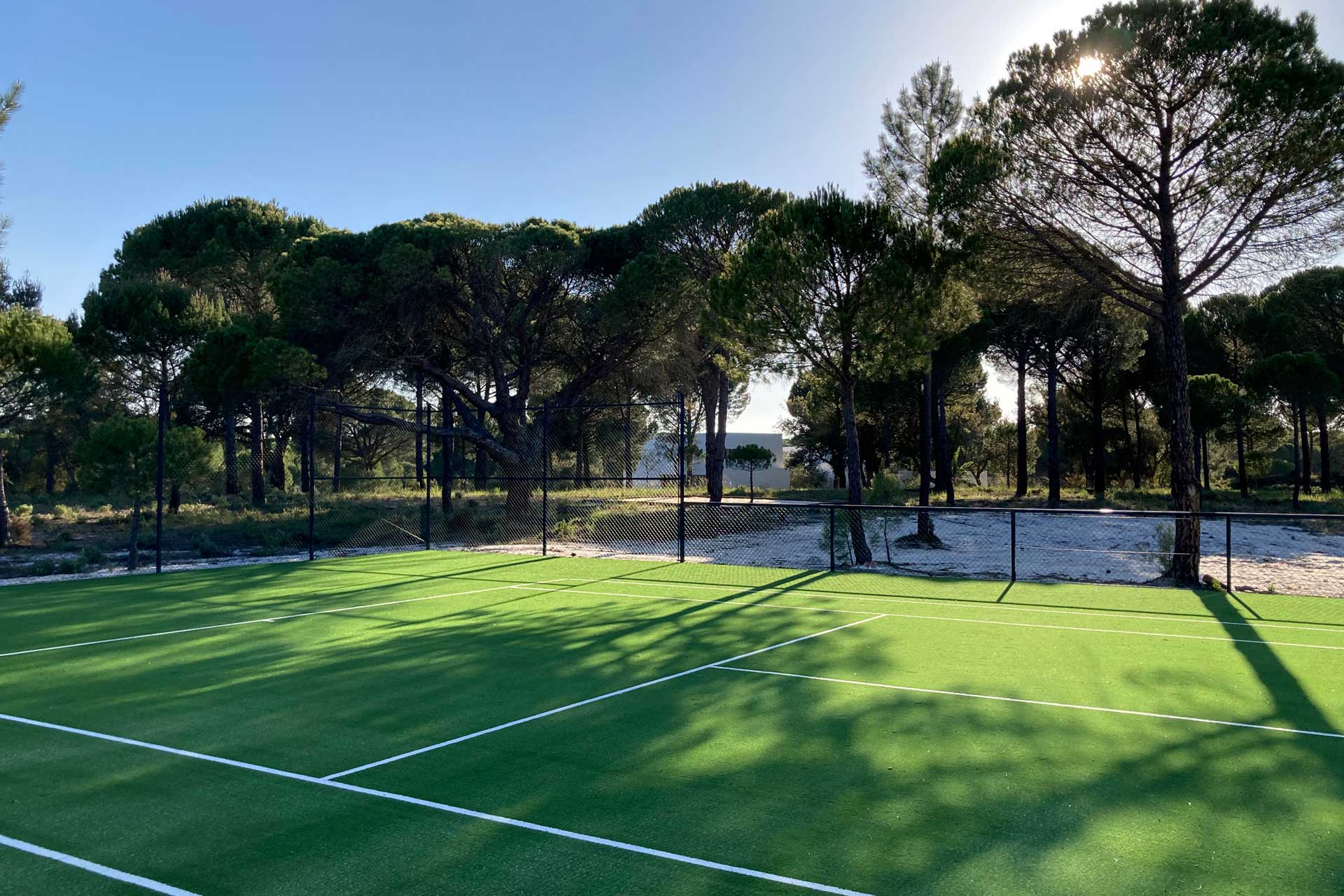 villa-magnolia_villa_comporta-setubal-portugal_exterior-tenis.jpg