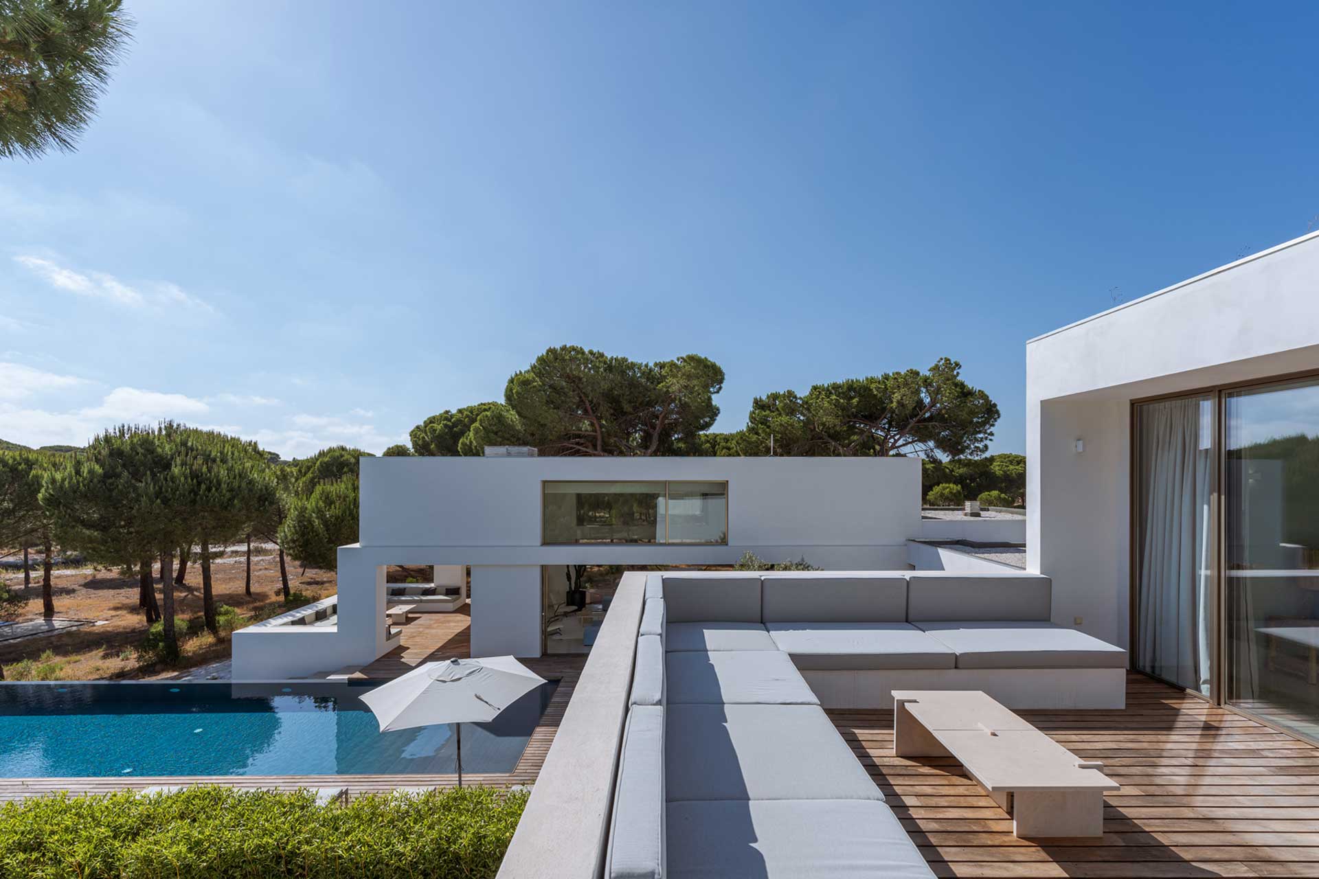 villa-magnolia_villa_comporta-setubal-portugal_exterior-terrace.jpg