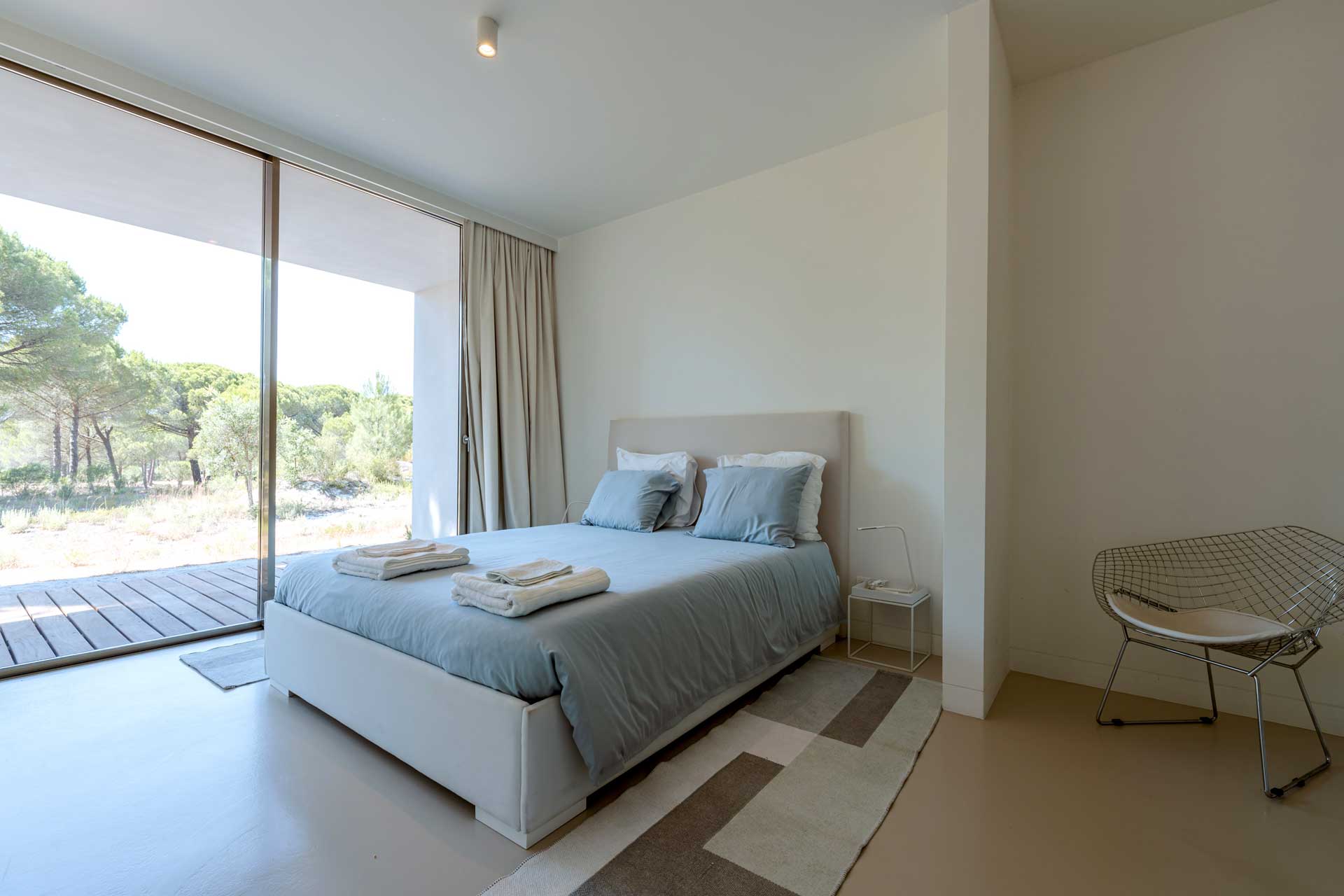 villa-magnolia_villa_comporta-setubal-portugal_interior-bedroom-space.jpg