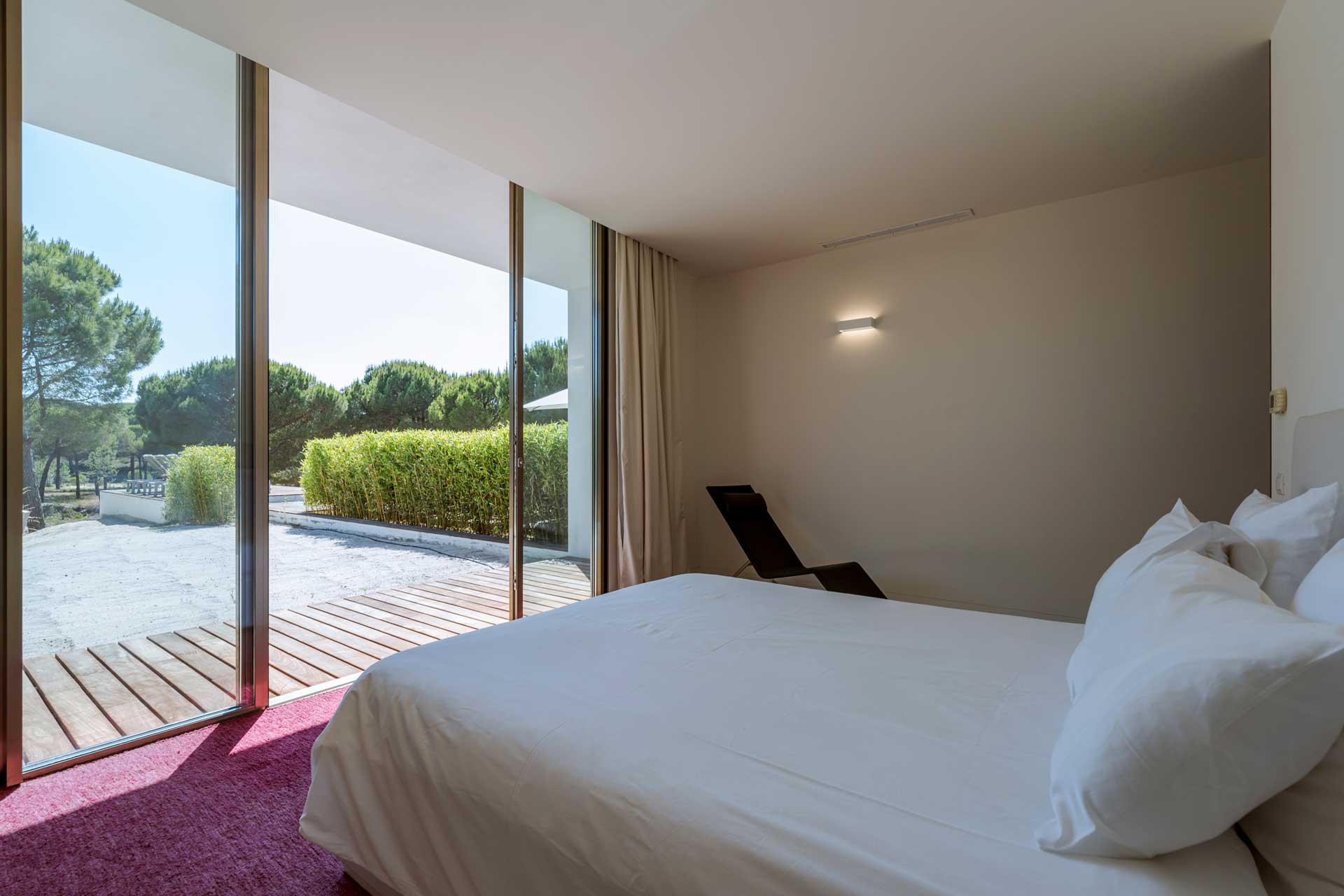 villa-magnolia_villa_comporta-setubal-portugal_interior-bedroom-view.jpg