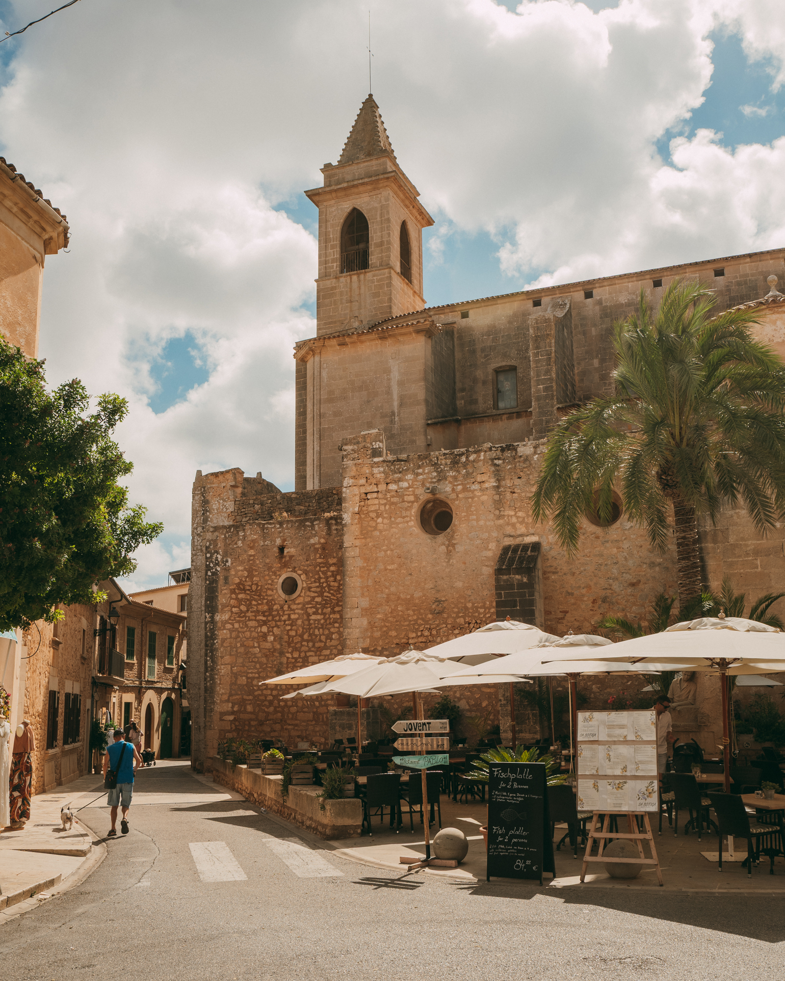 cas-padri-pons_townhouse_Illes-Balears-spain_exterior-town.jpg