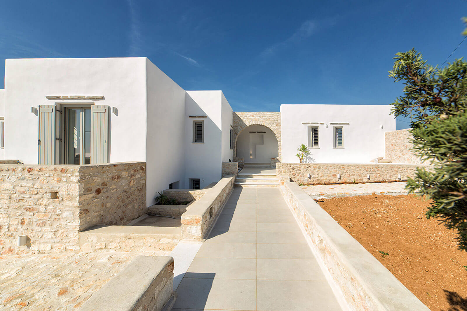 white-cube-villa