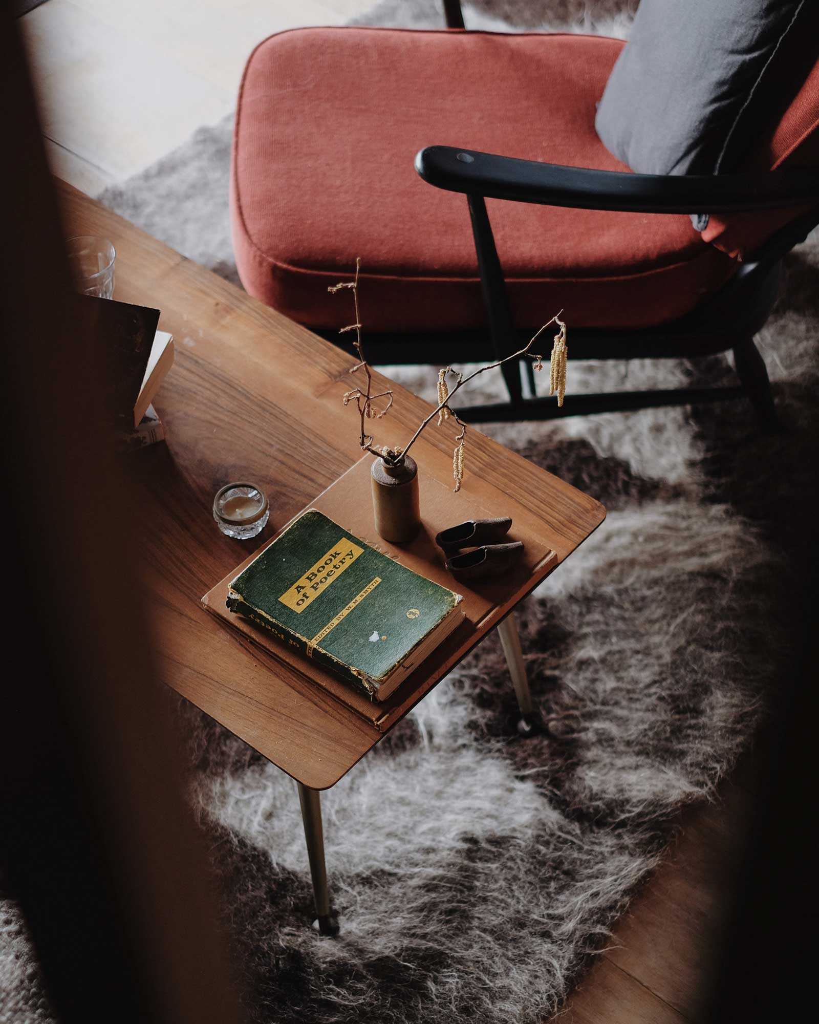 hergest-lee_cabin_wales-united-kingdom_cabin-interior-detail.jpg